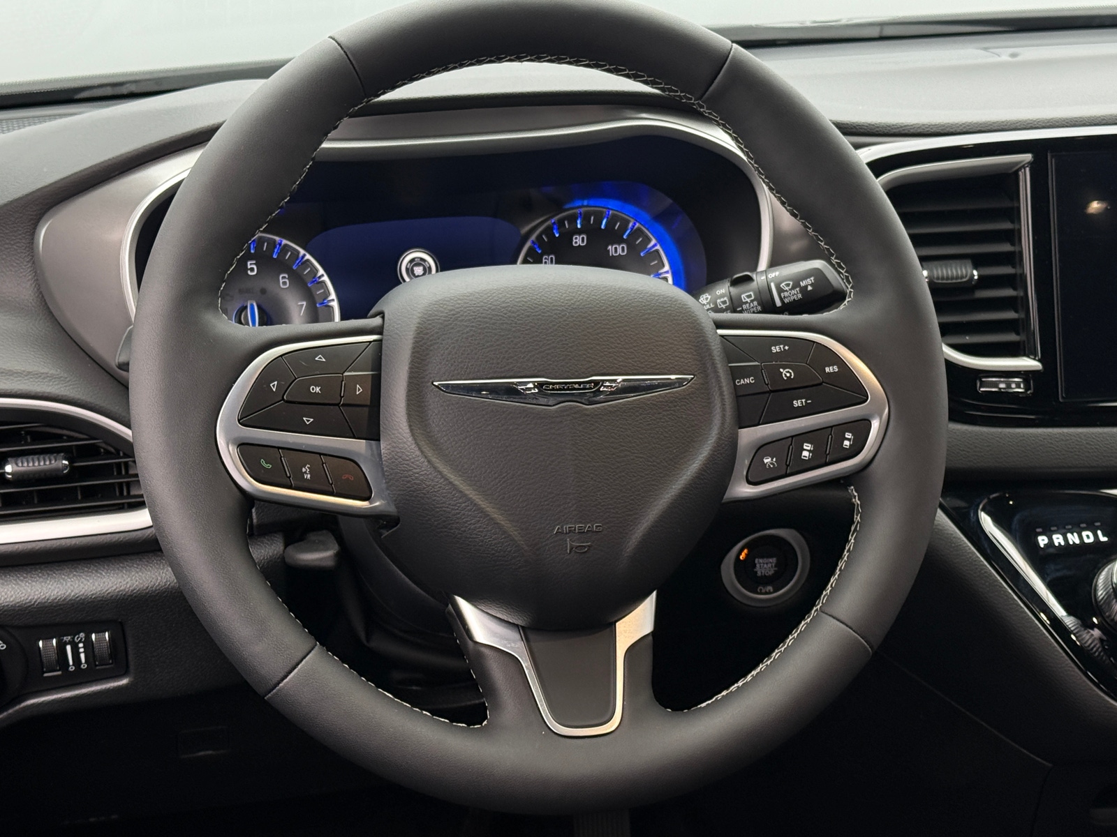 Thumbnail: 2025 Chrysler Voyager - 4