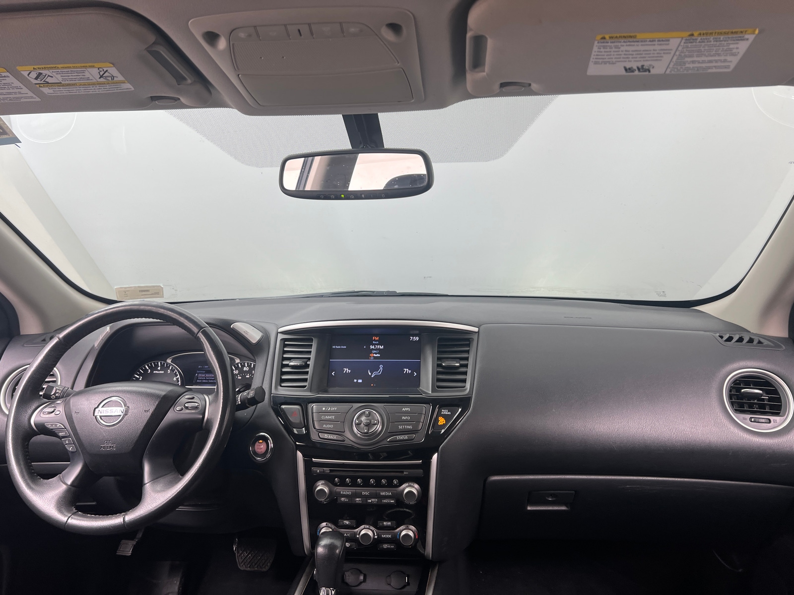 Thumbnail: 2017 Nissan Pathfinder - 3