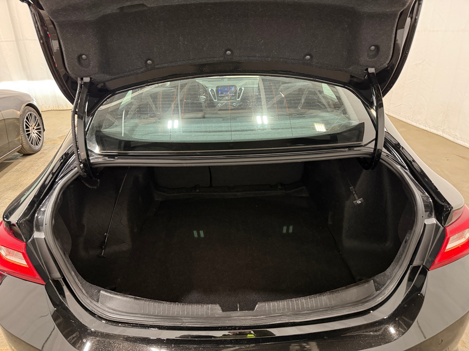 Thumbnail: 2024 Chevrolet Malibu - 7