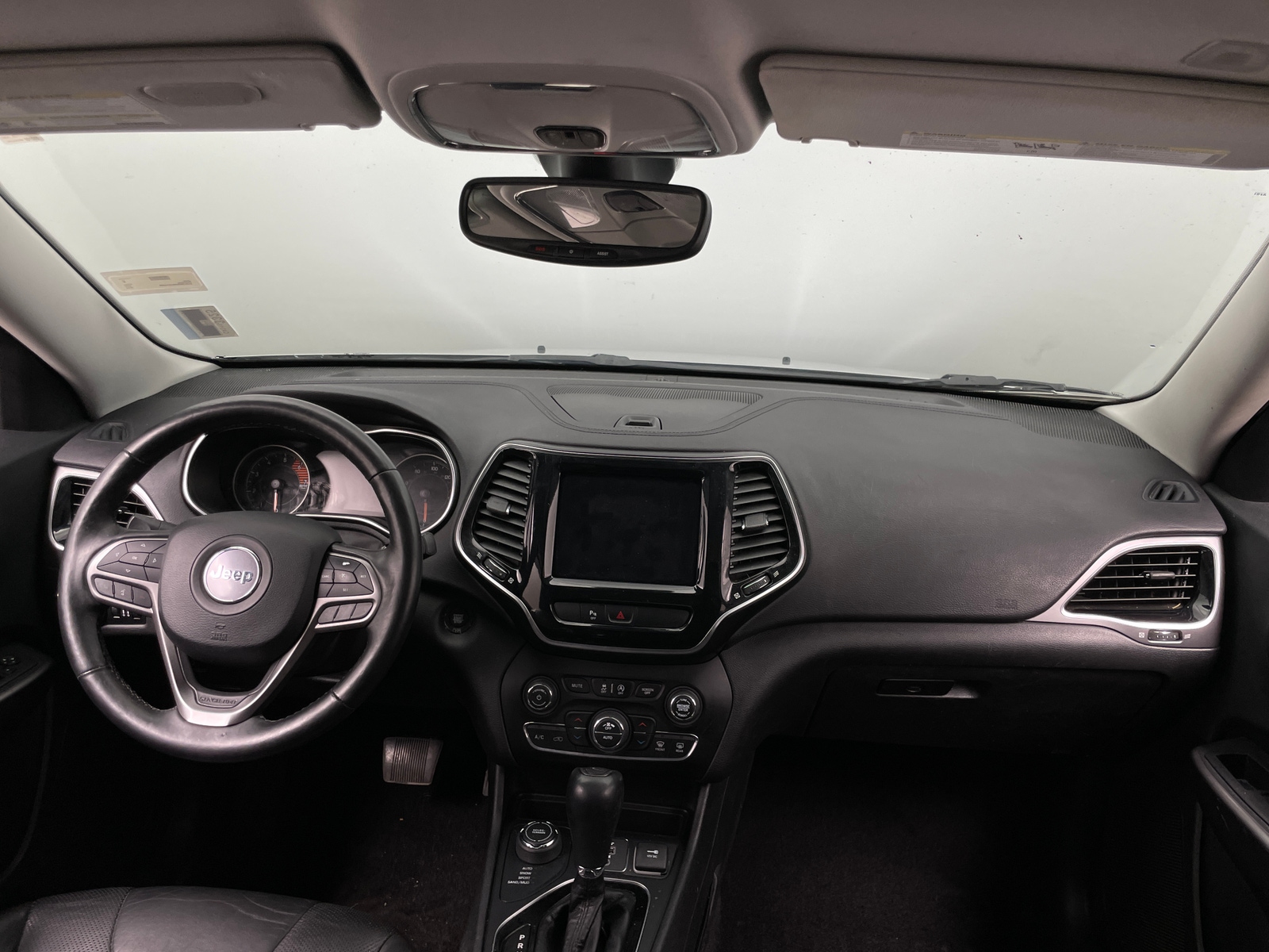 Thumbnail: 2019 Jeep Cherokee - 2