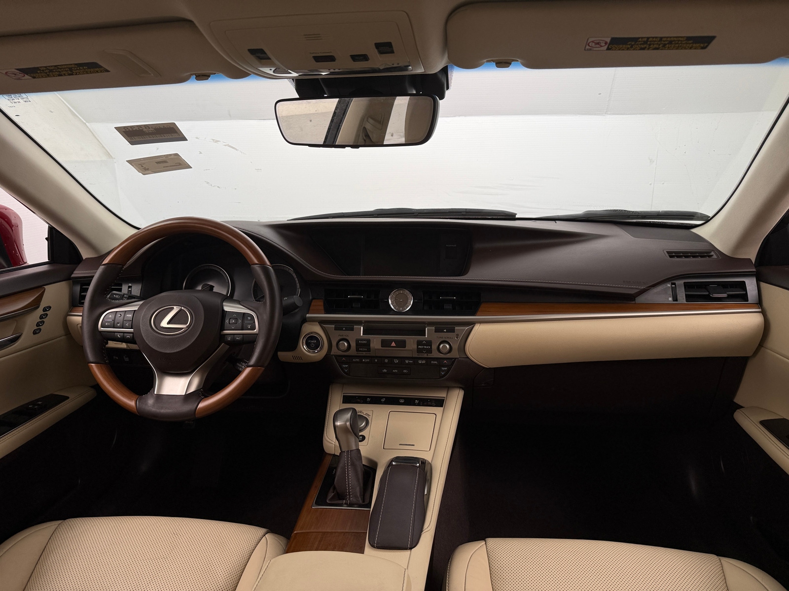 Thumbnail: 2016 Lexus ES - 3