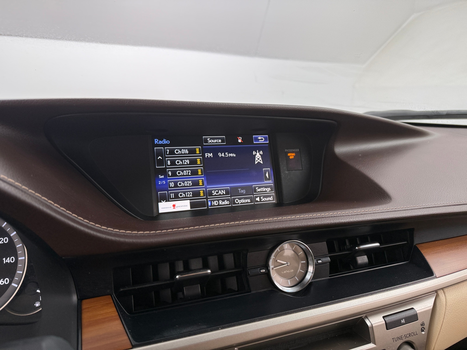 Thumbnail: 2016 Lexus ES - 4