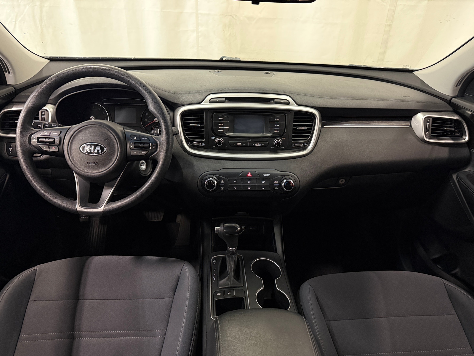 Thumbnail: 2016 Kia Sorento - 3