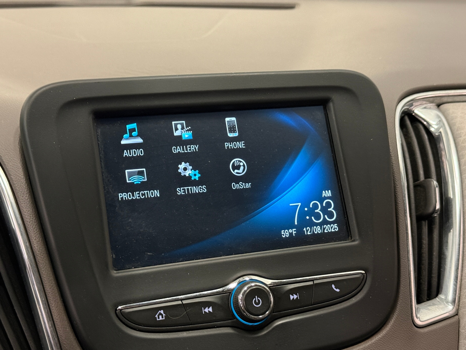 Thumbnail: 2016 Chevrolet Malibu - 4