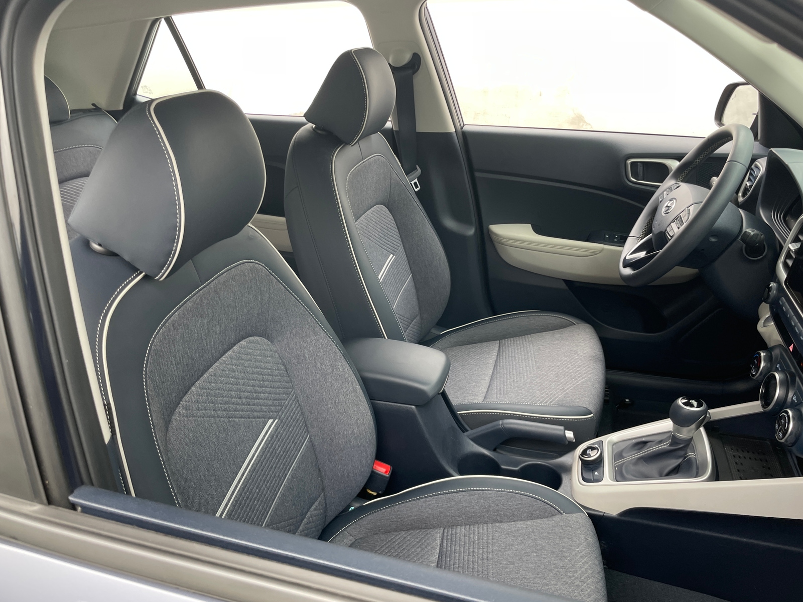 Thumbnail: 2023 Hyundai Venue - 2