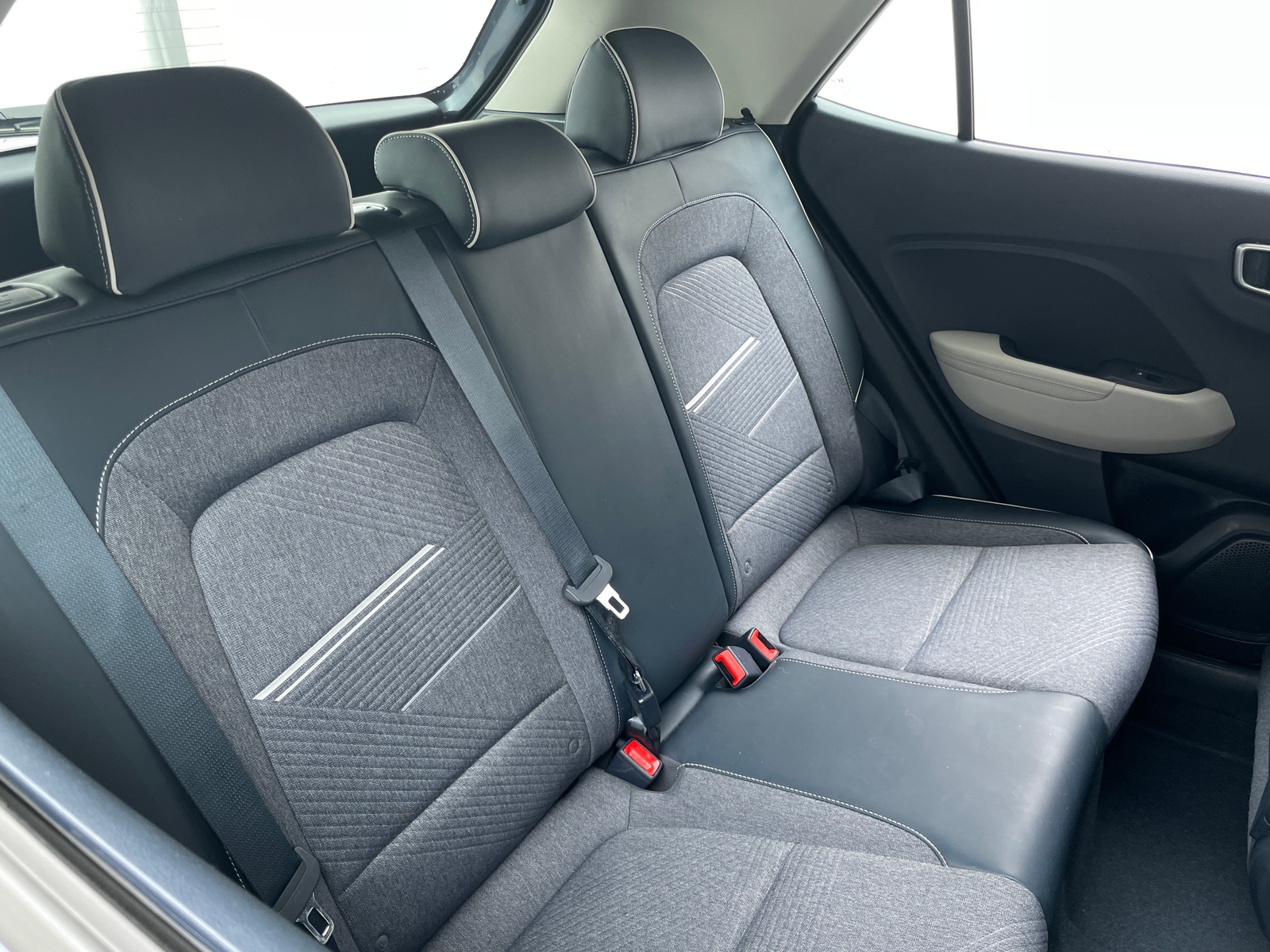 Thumbnail: 2023 Hyundai Venue - 6