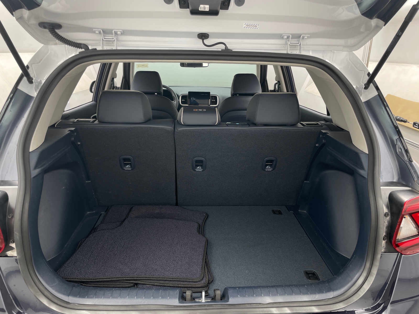 Thumbnail: 2023 Hyundai Venue - 7