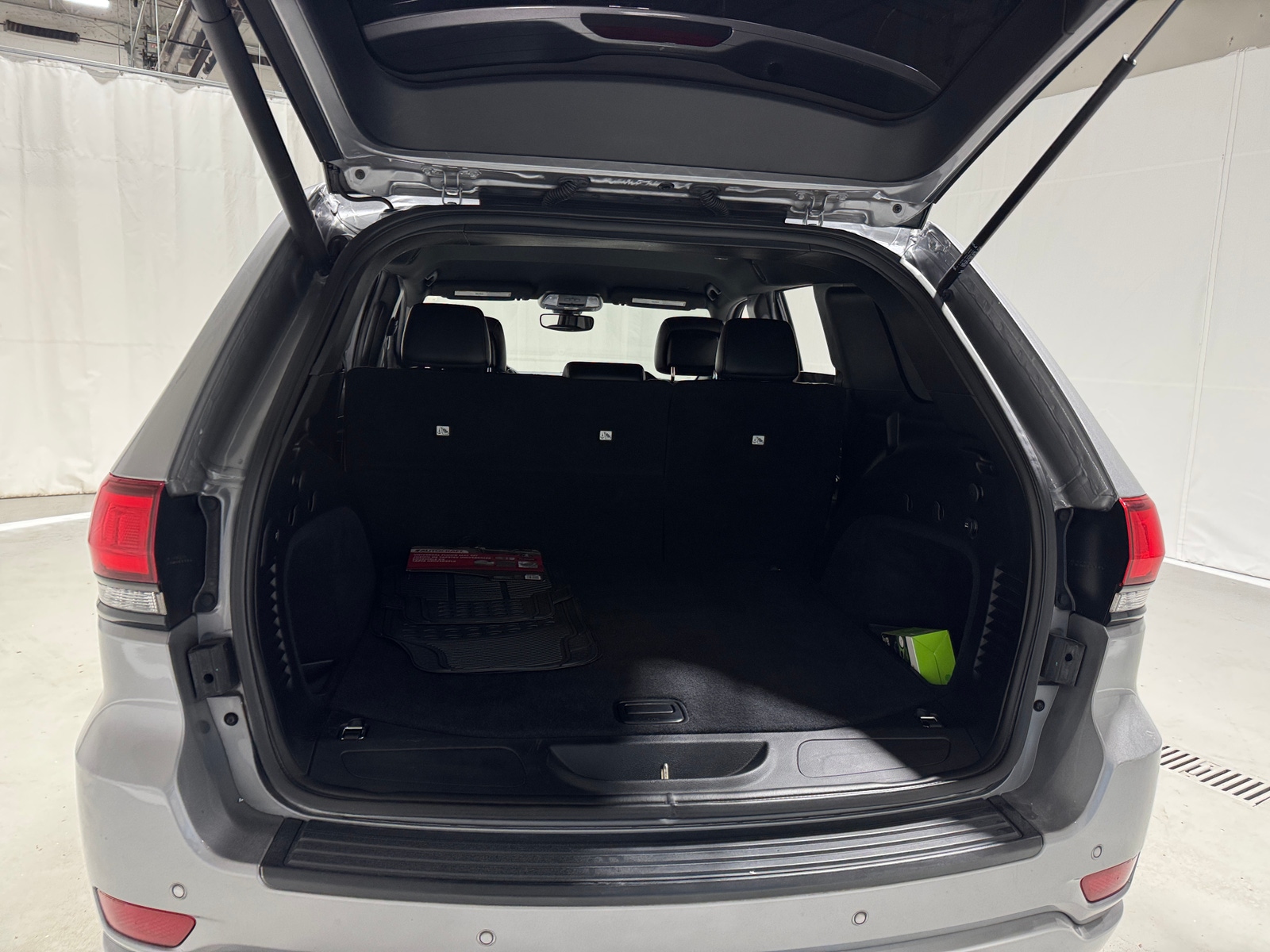 Thumbnail: 2020 Jeep Grand Cherokee - 7