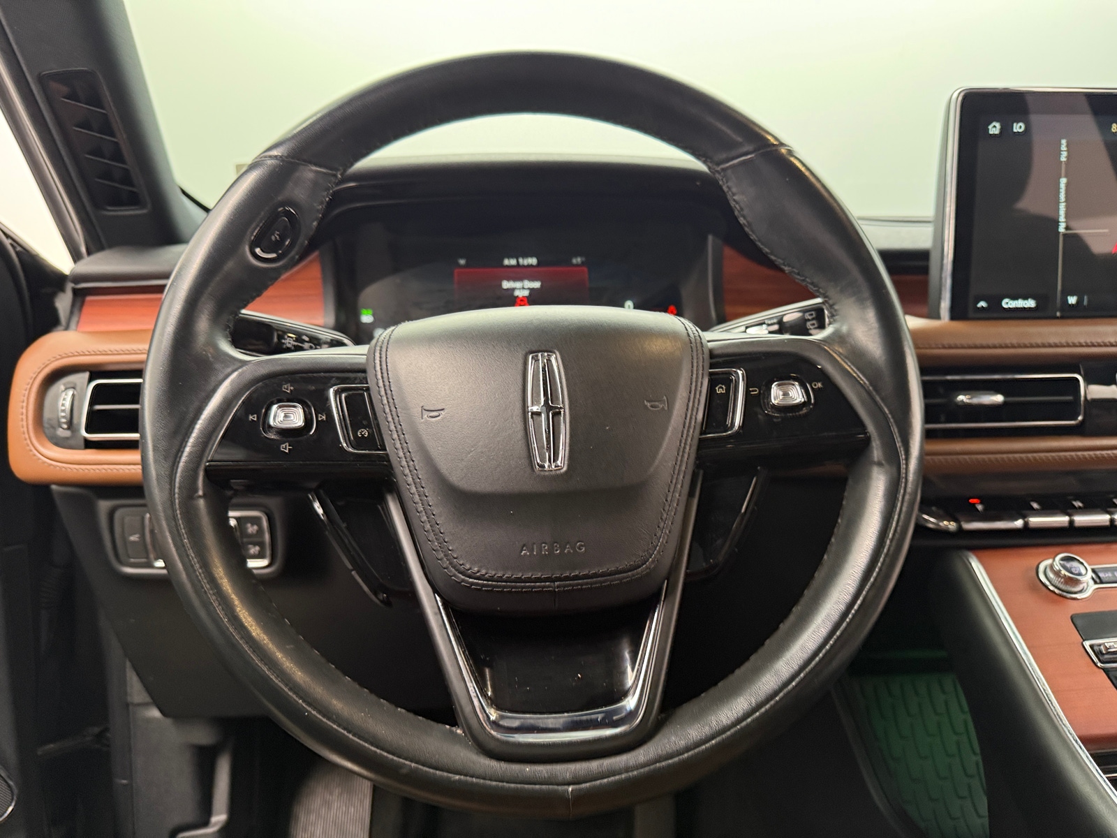 Thumbnail: 2021 Lincoln Aviator - 4