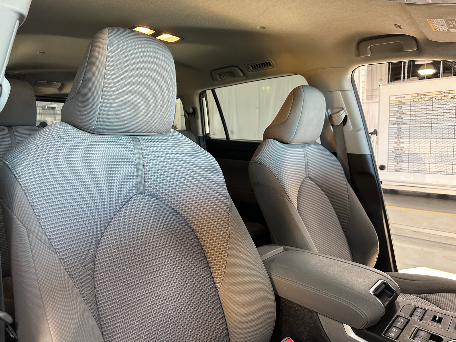 Thumbnail: 2022 Toyota Highlander - 2