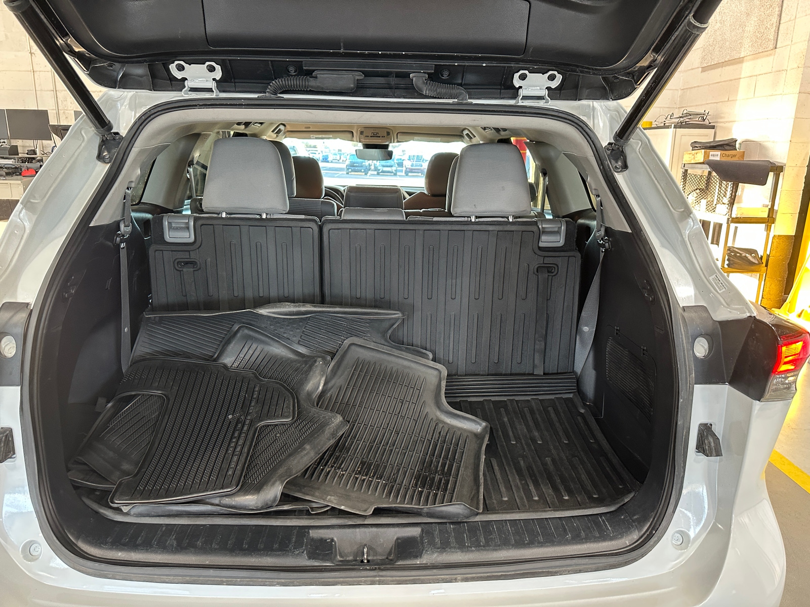 Thumbnail: 2022 Toyota Highlander - 7