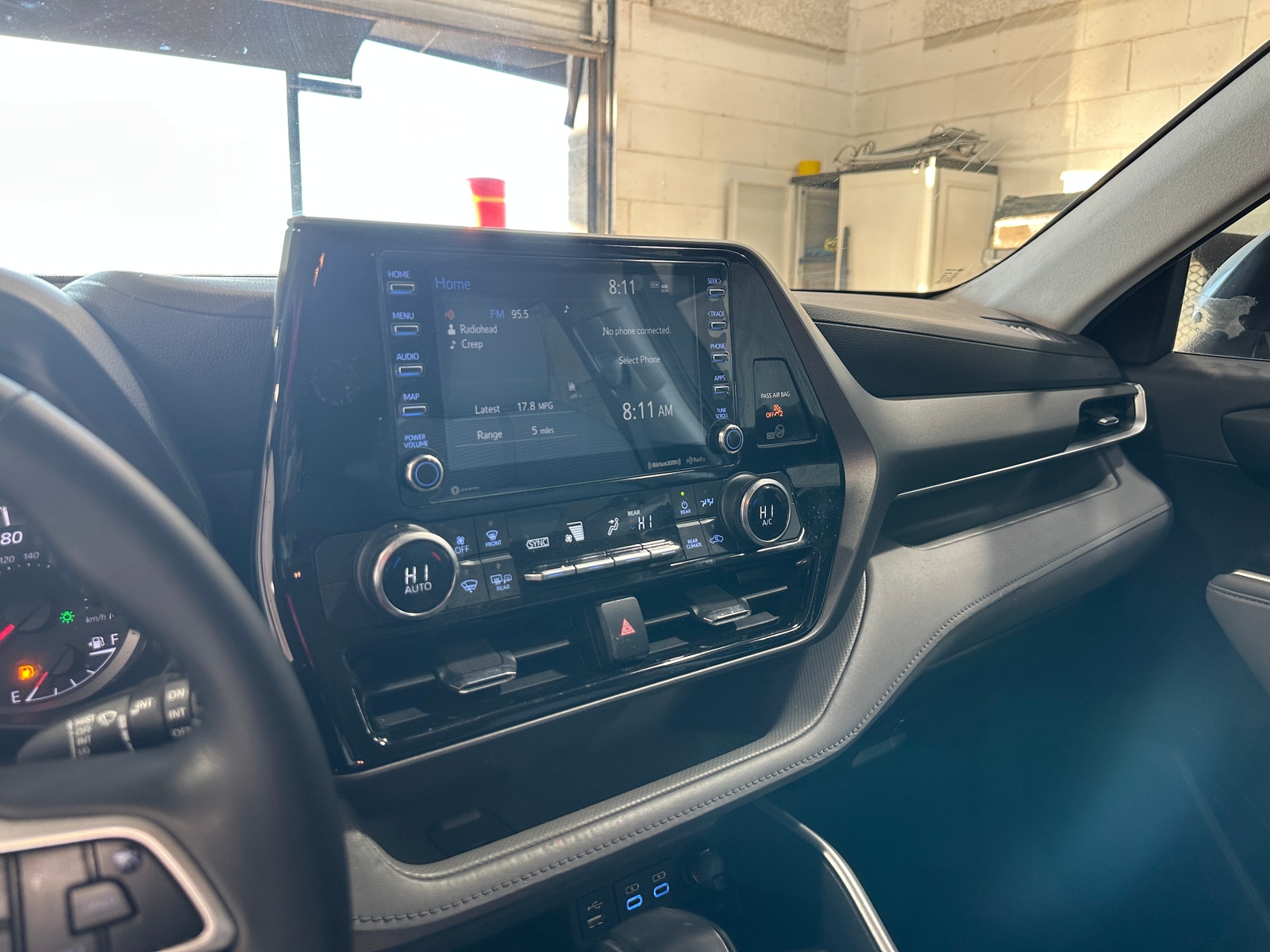 Thumbnail: 2022 Toyota Highlander - 4