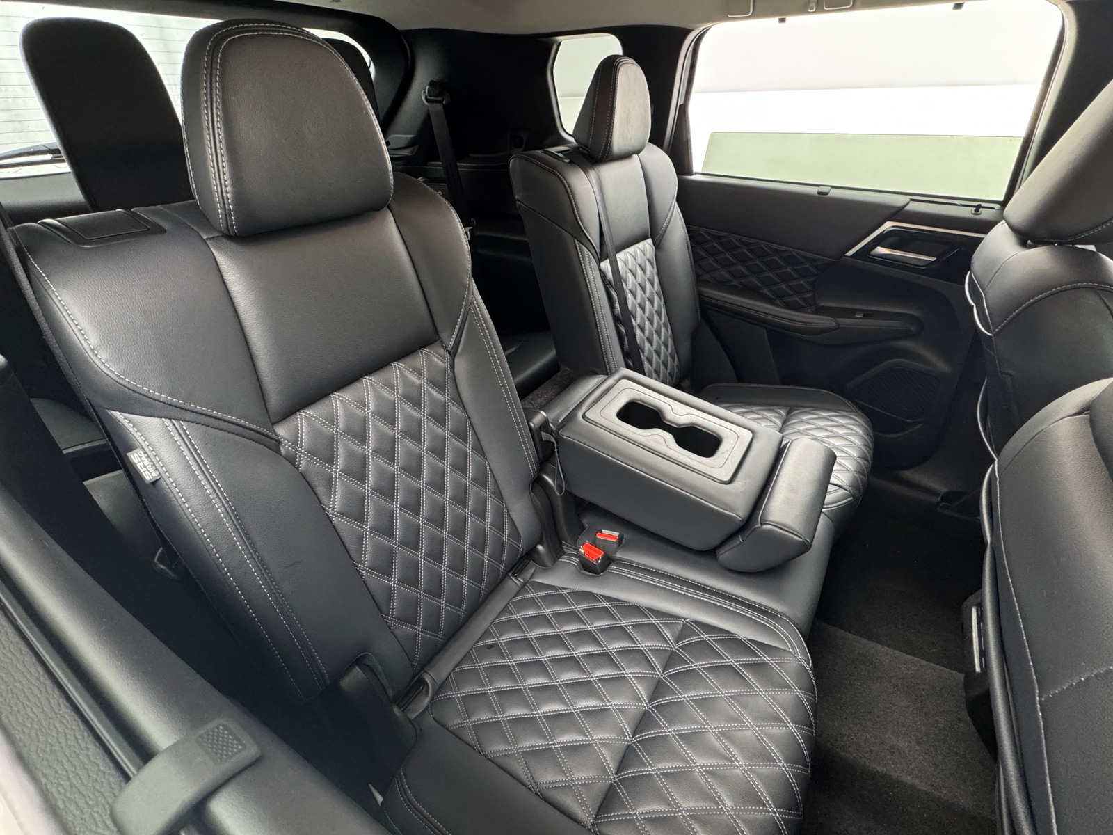 Thumbnail: 2024 Mitsubishi Outlander - 5