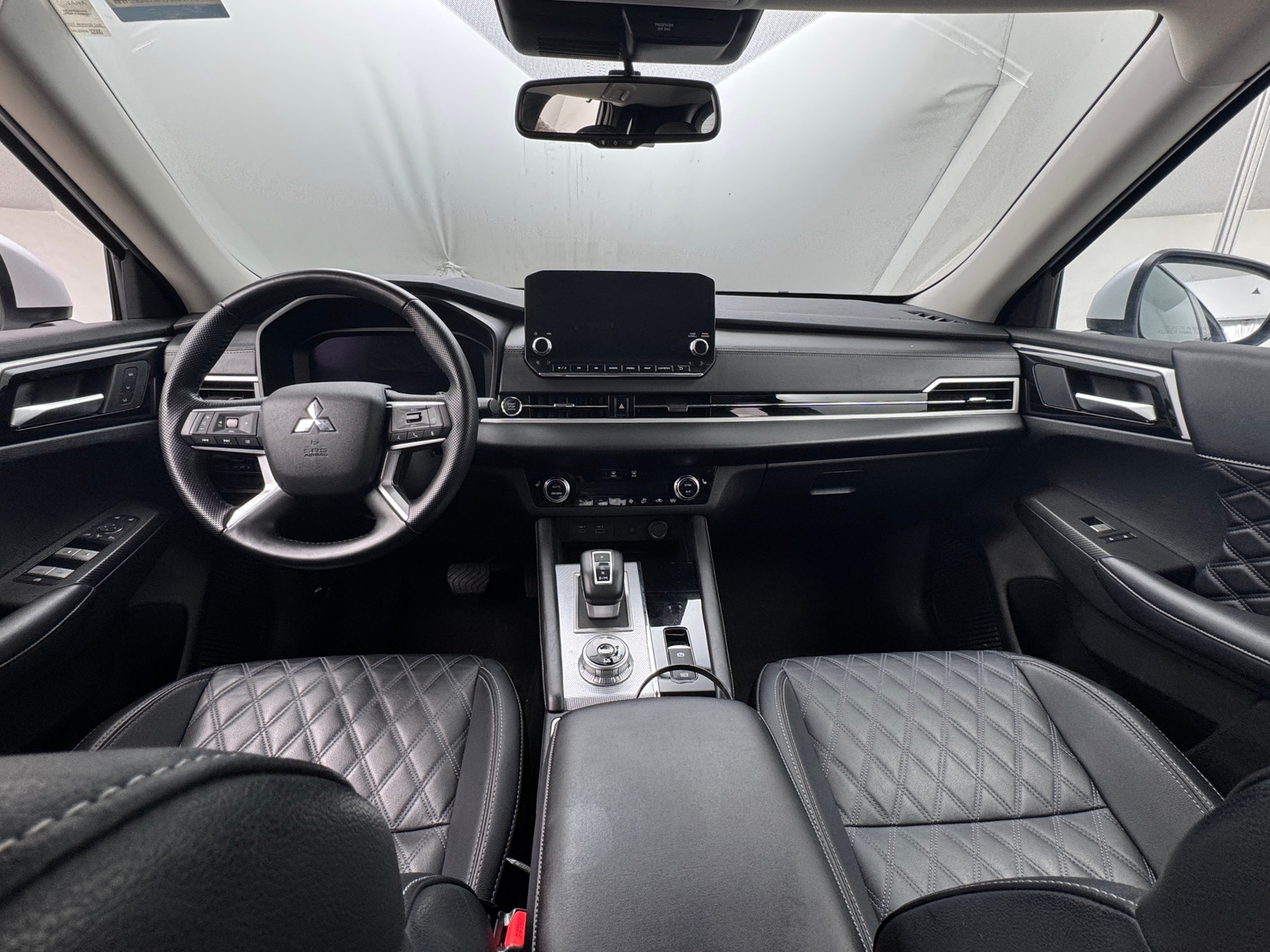 Thumbnail: 2024 Mitsubishi Outlander - 2