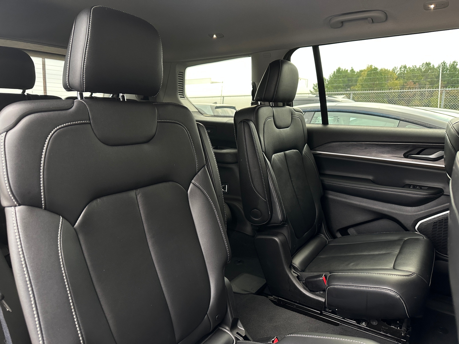 Thumbnail: 2022 Jeep Grand Cherokee L - 5