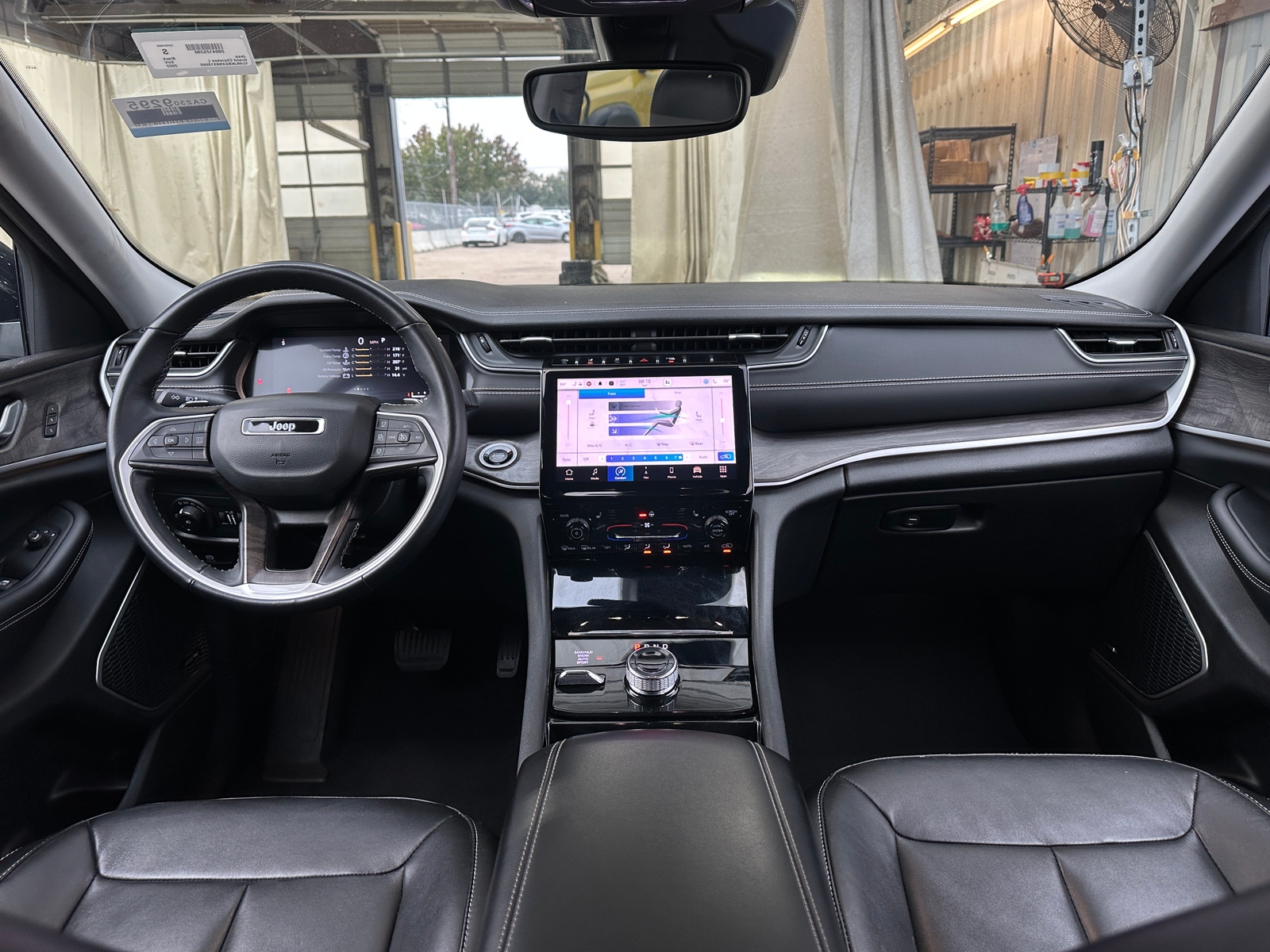 Thumbnail: 2022 Jeep Grand Cherokee L - 2