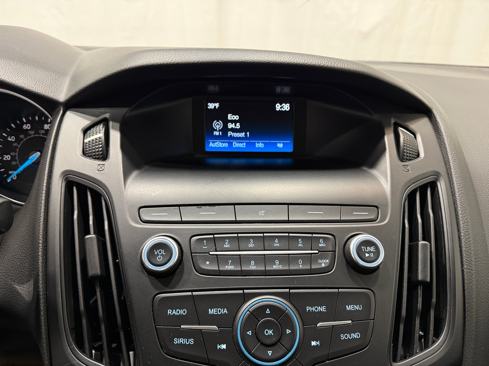 Thumbnail: 2018 Ford Focus - 4