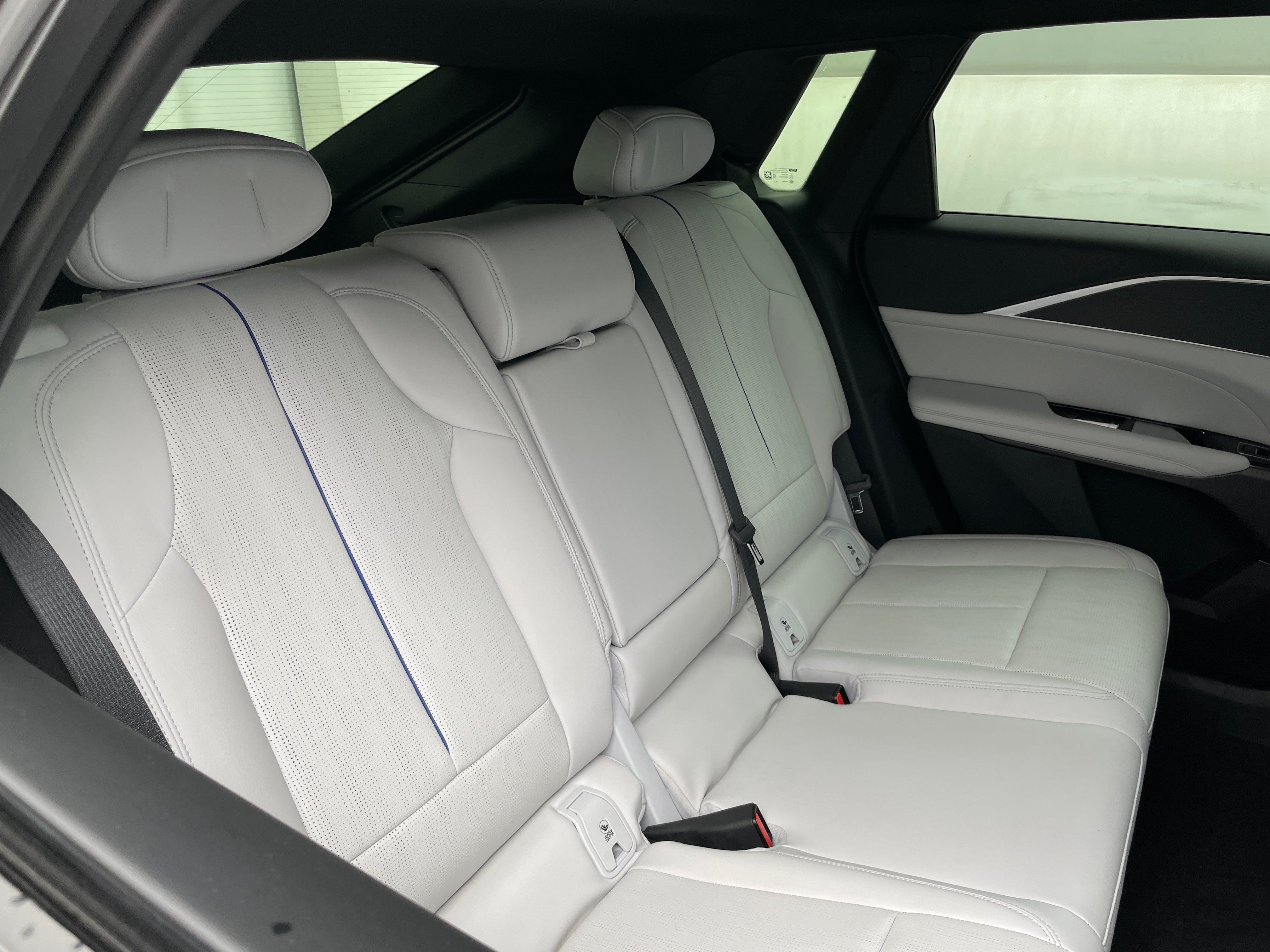 Used 2025 Cadillac LYRIQ Luxury 1 with VIN 1GYKPNRL6SZ310175 for sale in Oak Creek, WI