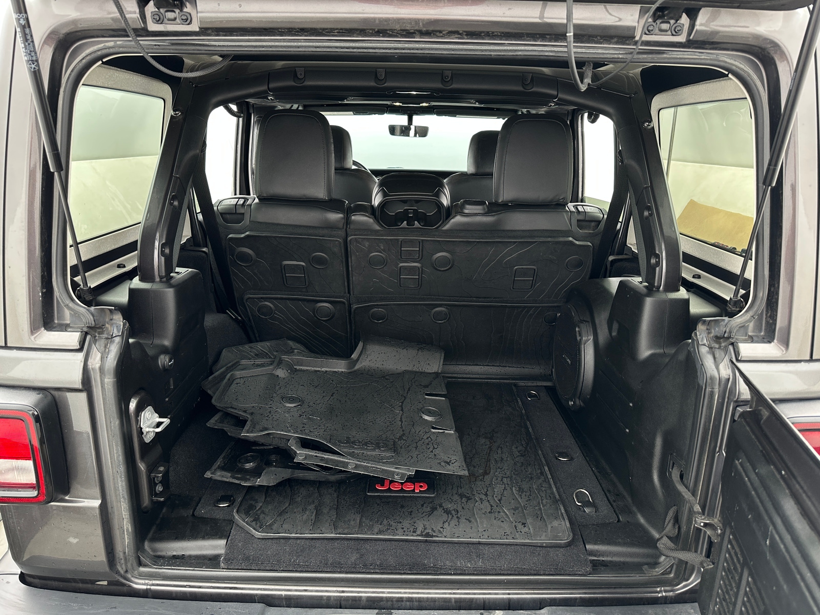 Thumbnail: 2019 Jeep Wrangler - 6