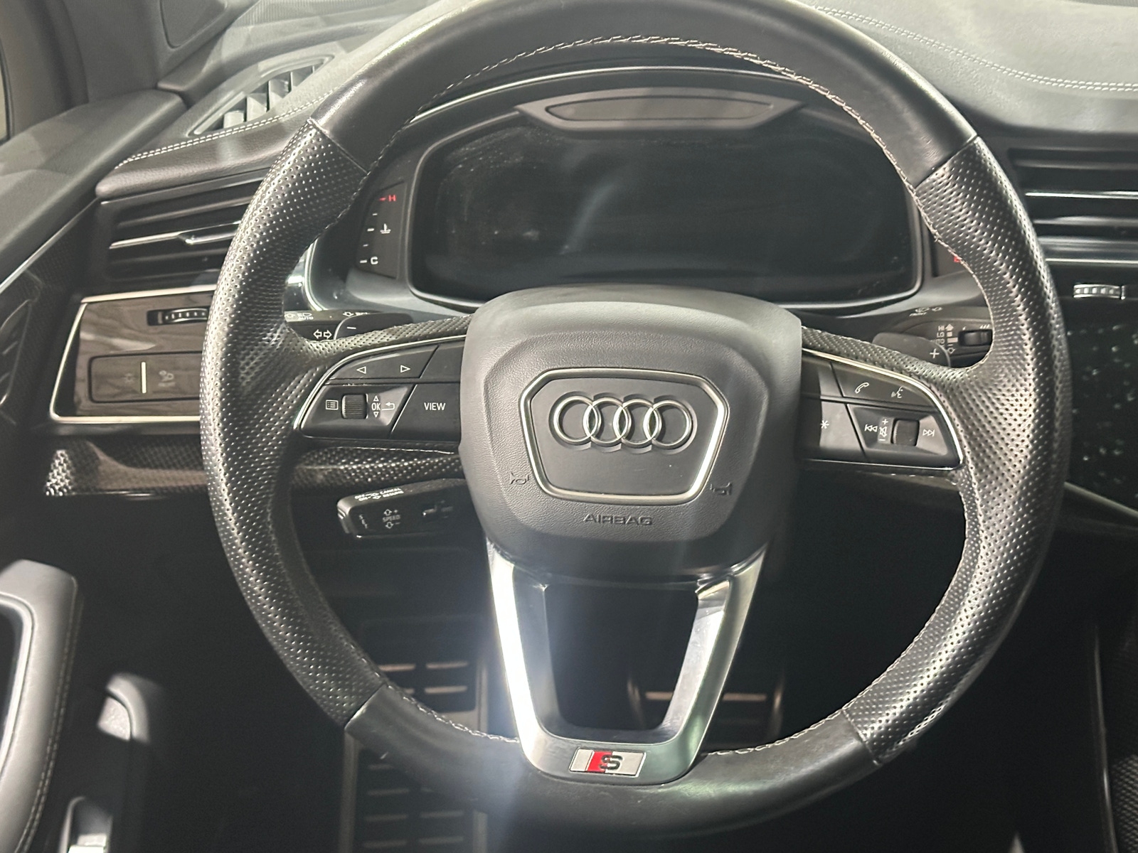 Thumbnail: 2024 Audi SQ7 - 4