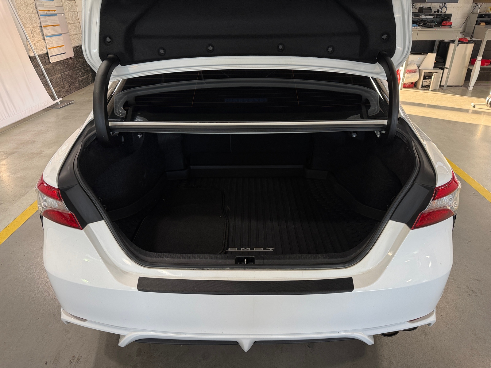 Thumbnail: 2019 Toyota Camry - 6