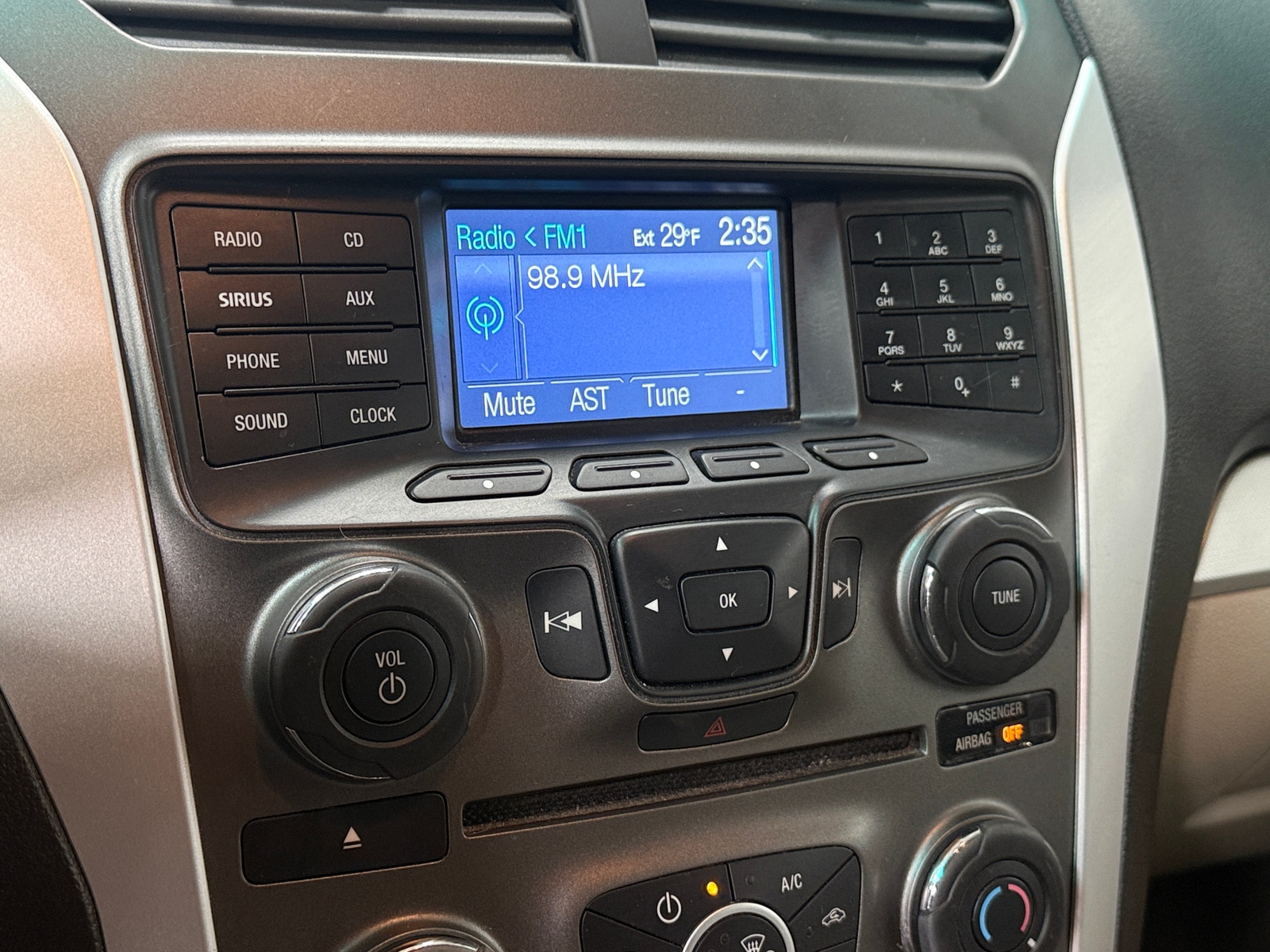 Thumbnail: 2012 Ford Explorer - 4