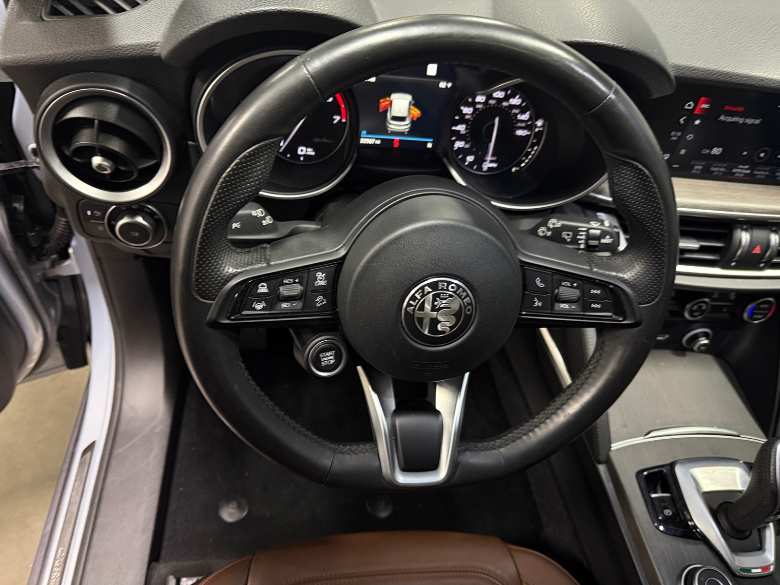 Thumbnail: 2022 Alfa Romeo Stelvio - 4