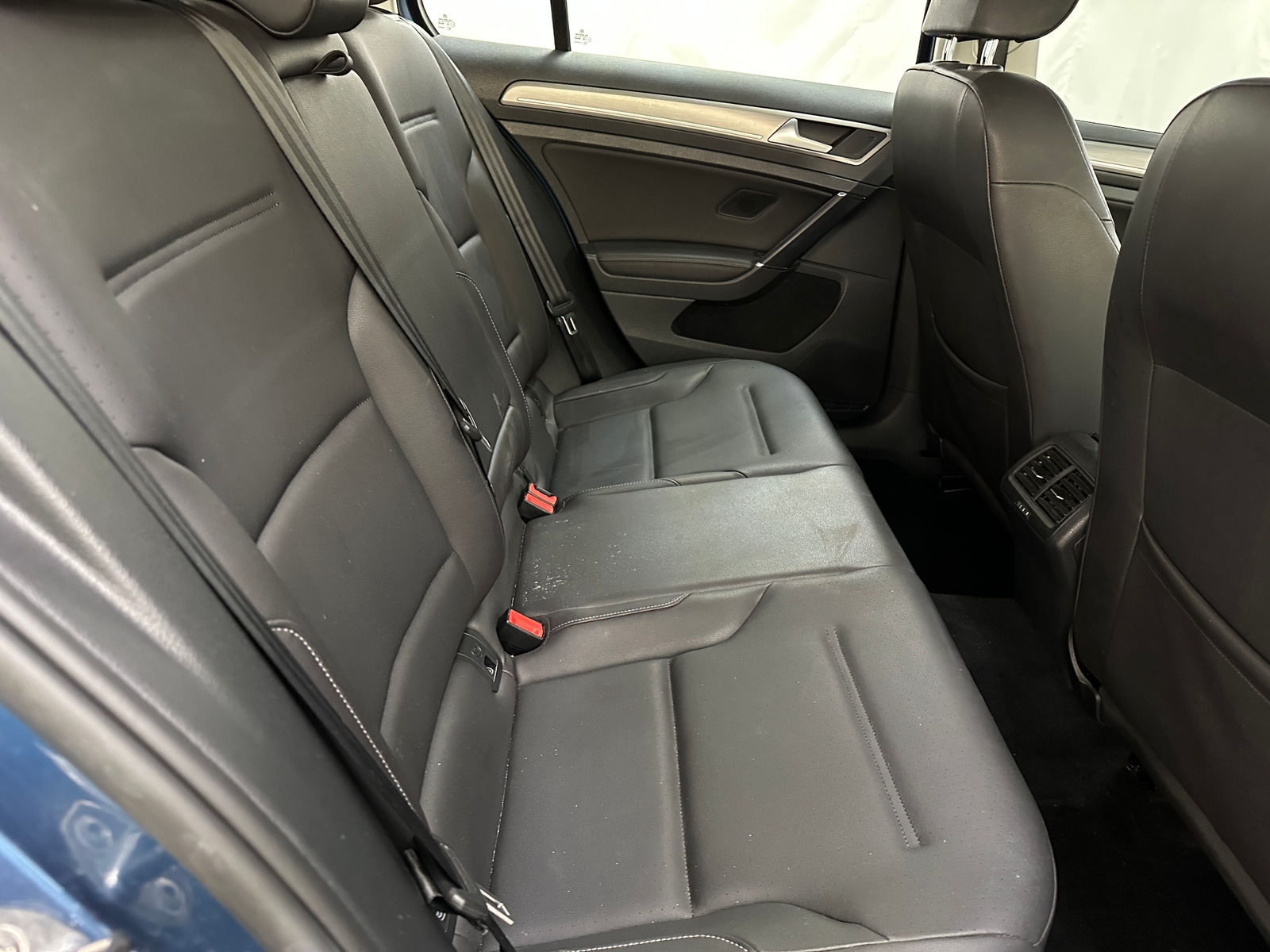 Thumbnail: 2015 Volkswagen Golf - 6