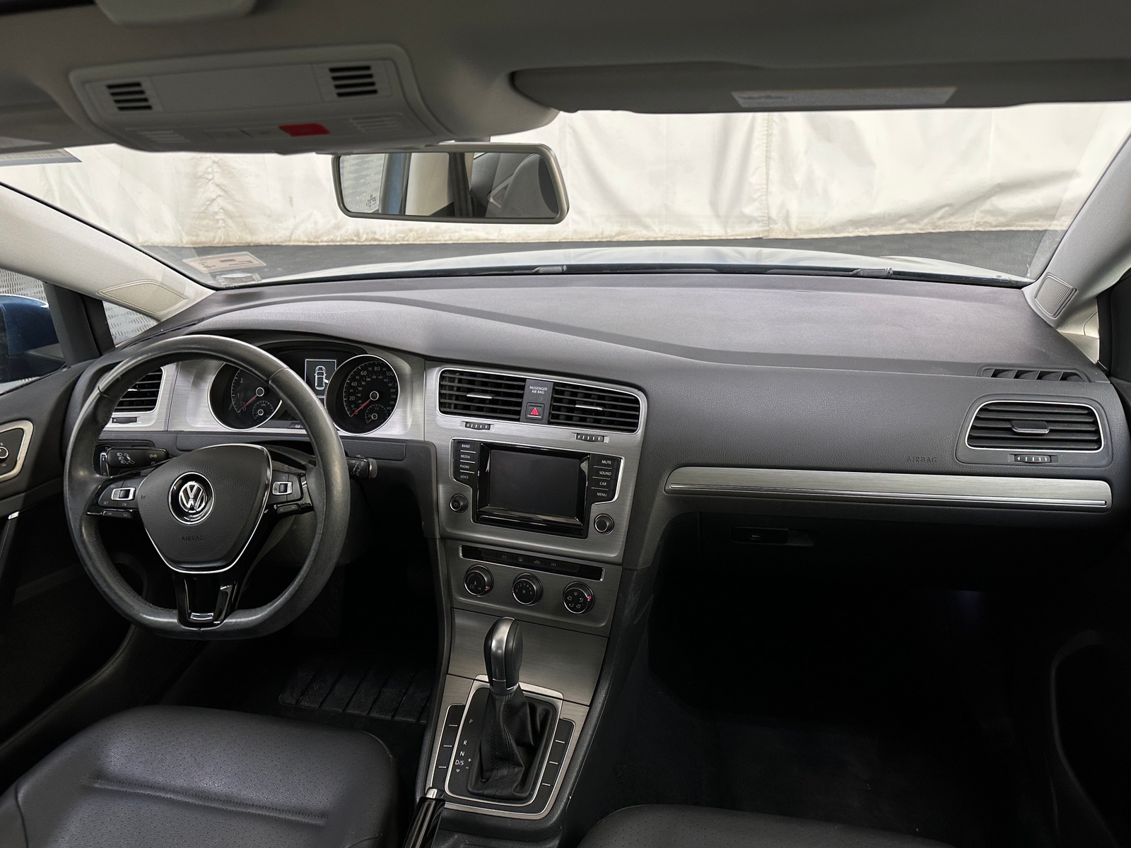 Thumbnail: 2015 Volkswagen Golf - 3