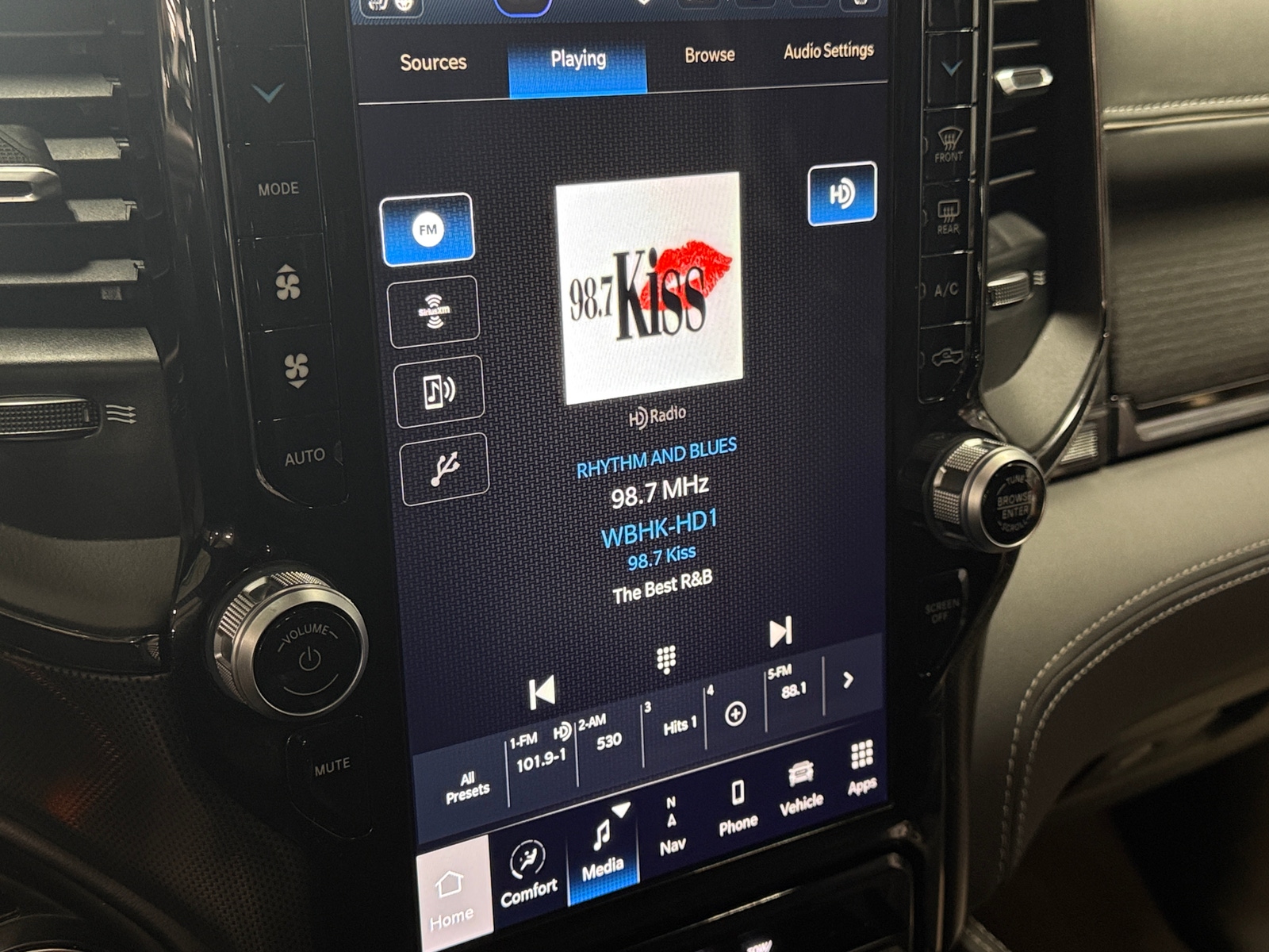 Thumbnail: 2024 RAM 1500 - 3