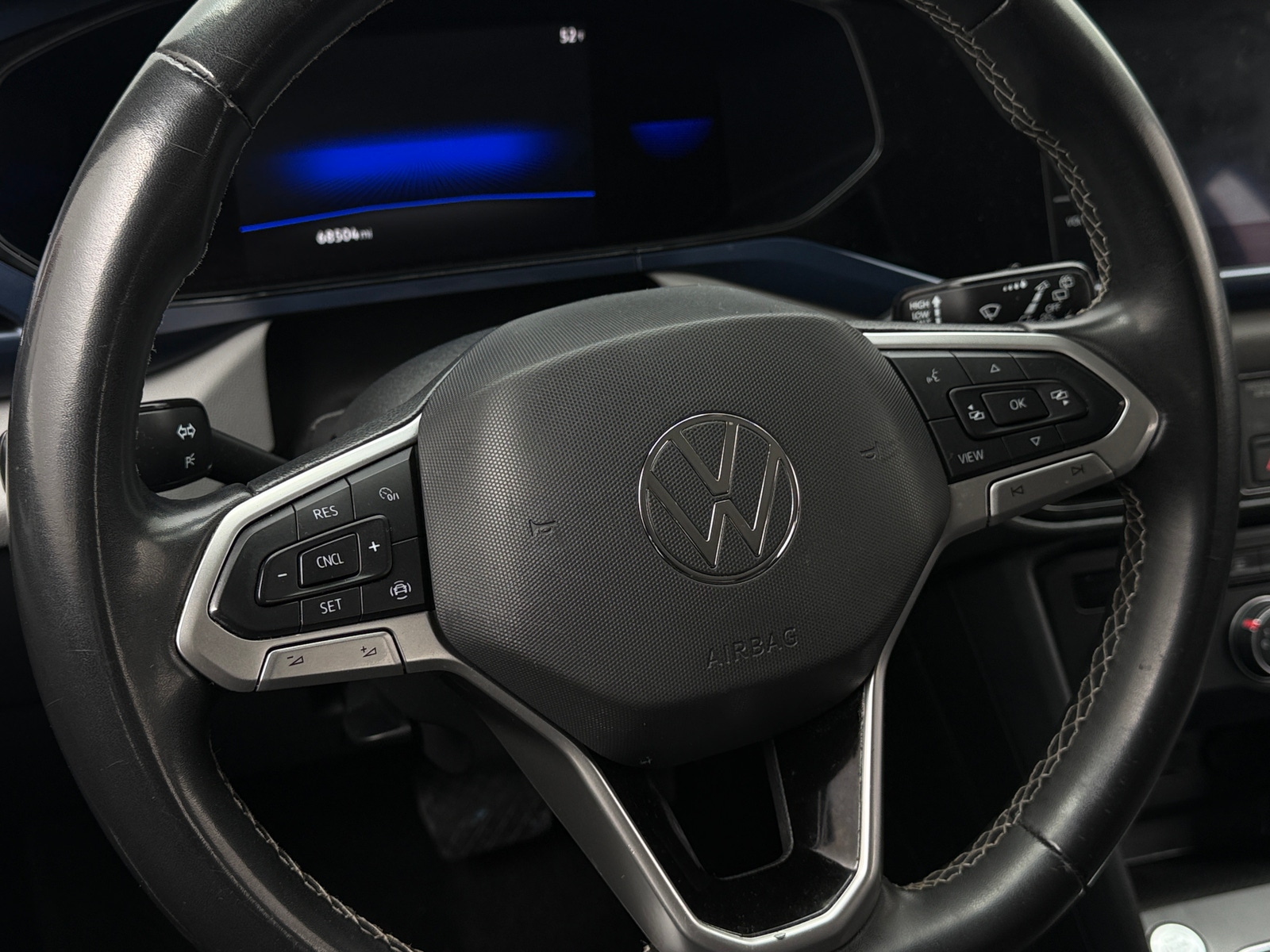 Thumbnail: 2022 Volkswagen Taos - 4