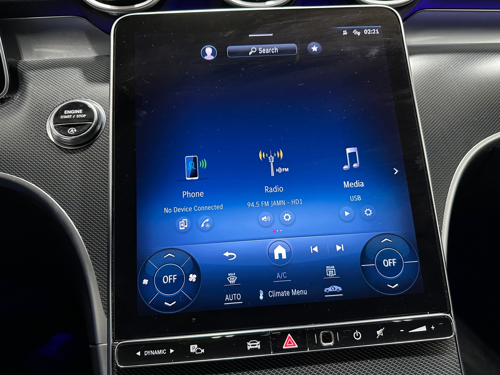 Thumbnail: 2024 Mercedes-Benz C-Class - 3