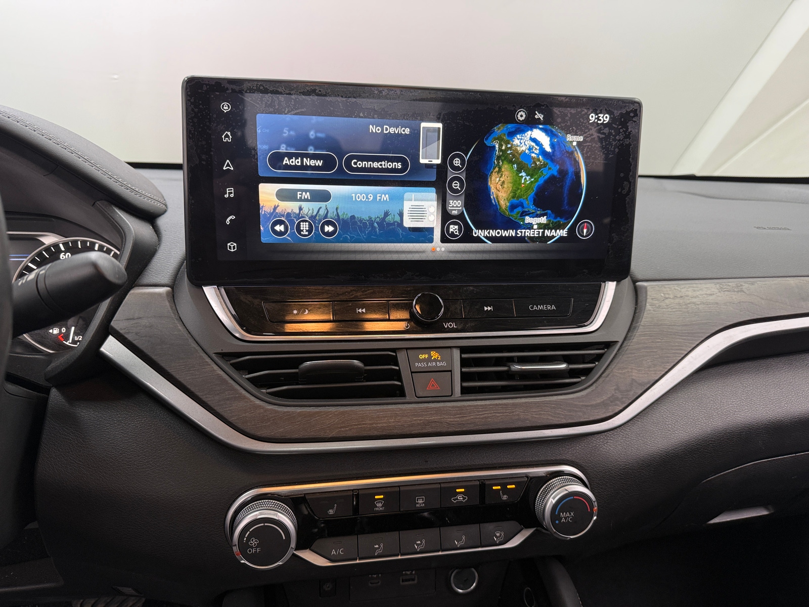 Thumbnail: 2023 Nissan Altima - 4