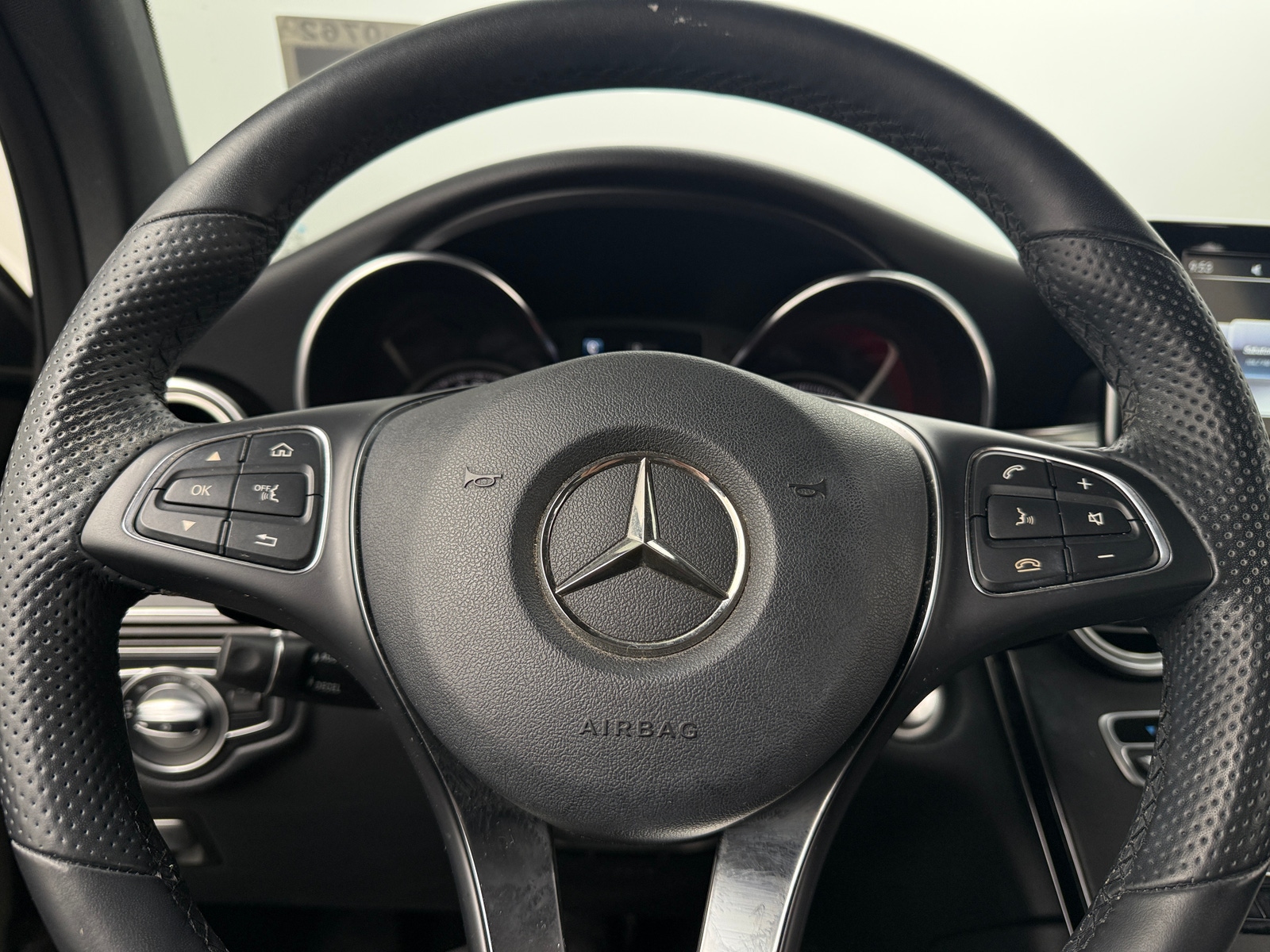 Thumbnail: 2019 Mercedes-Benz GLC - 4