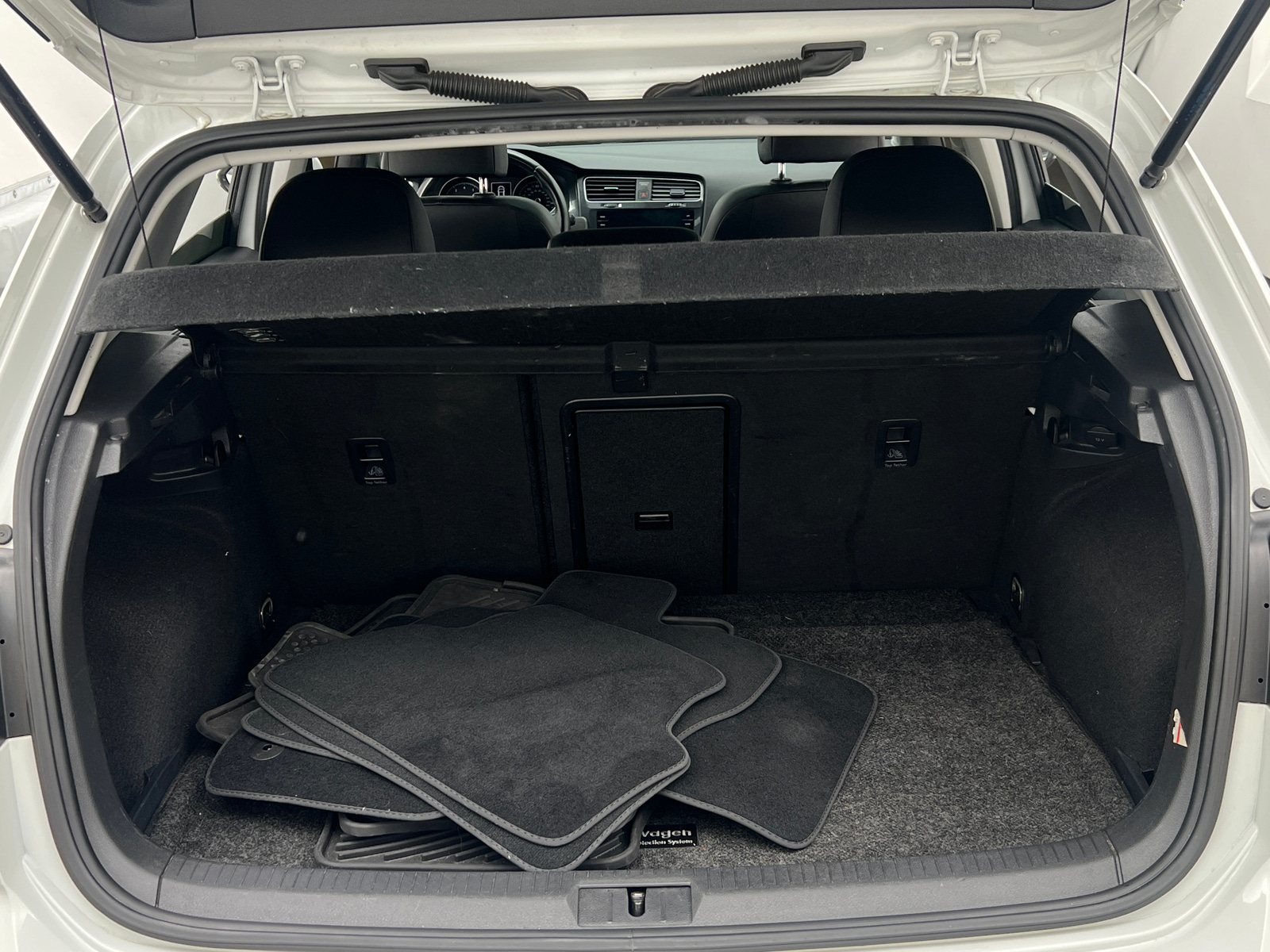 Thumbnail: 2019 Volkswagen Golf - 6