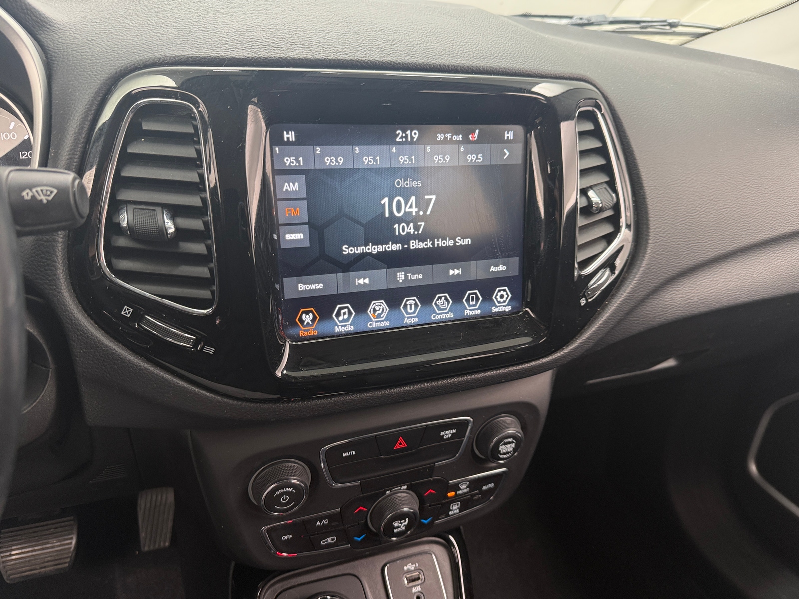 Thumbnail: 2019 Jeep Compass - 3