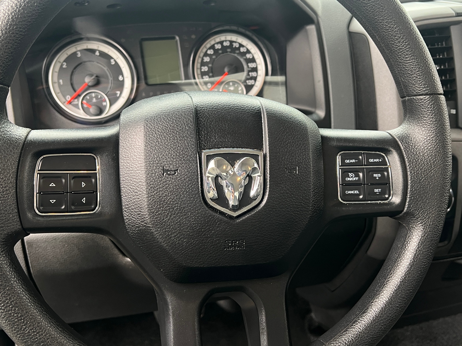 Thumbnail: 2019 RAM 1500 Classic - 4