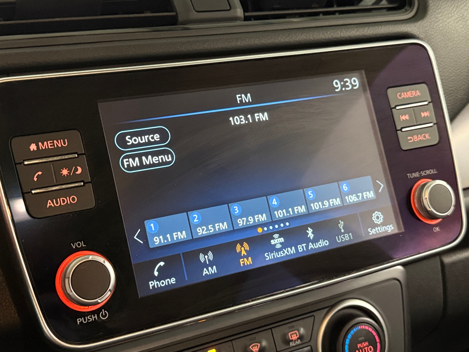 Thumbnail: 2025 Nissan Leaf - 4