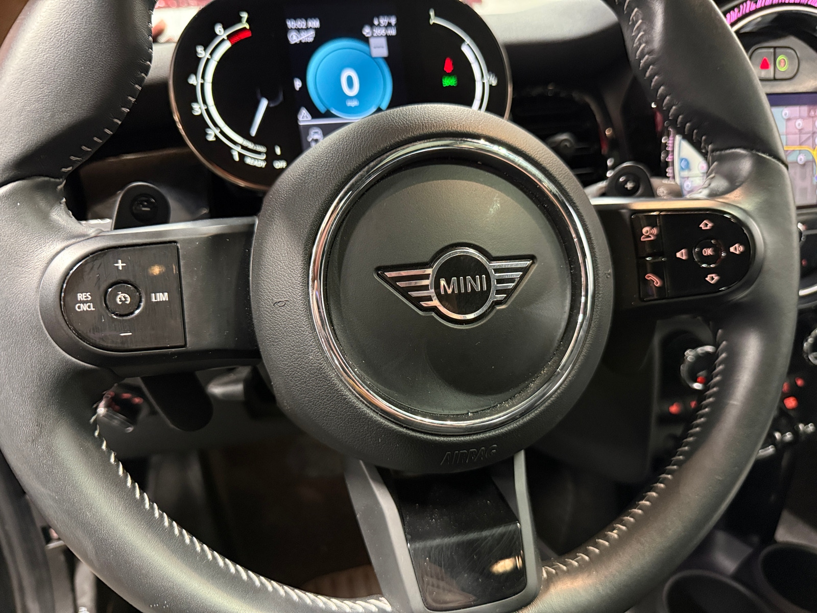 Thumbnail: 2022 MINI Cooper Hardtop - 4