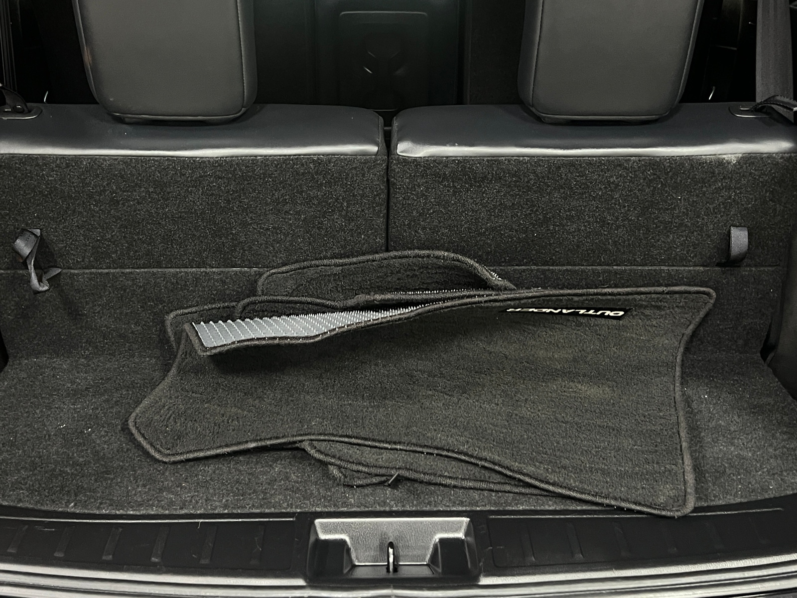 Thumbnail: 2024 Mitsubishi Outlander - 6