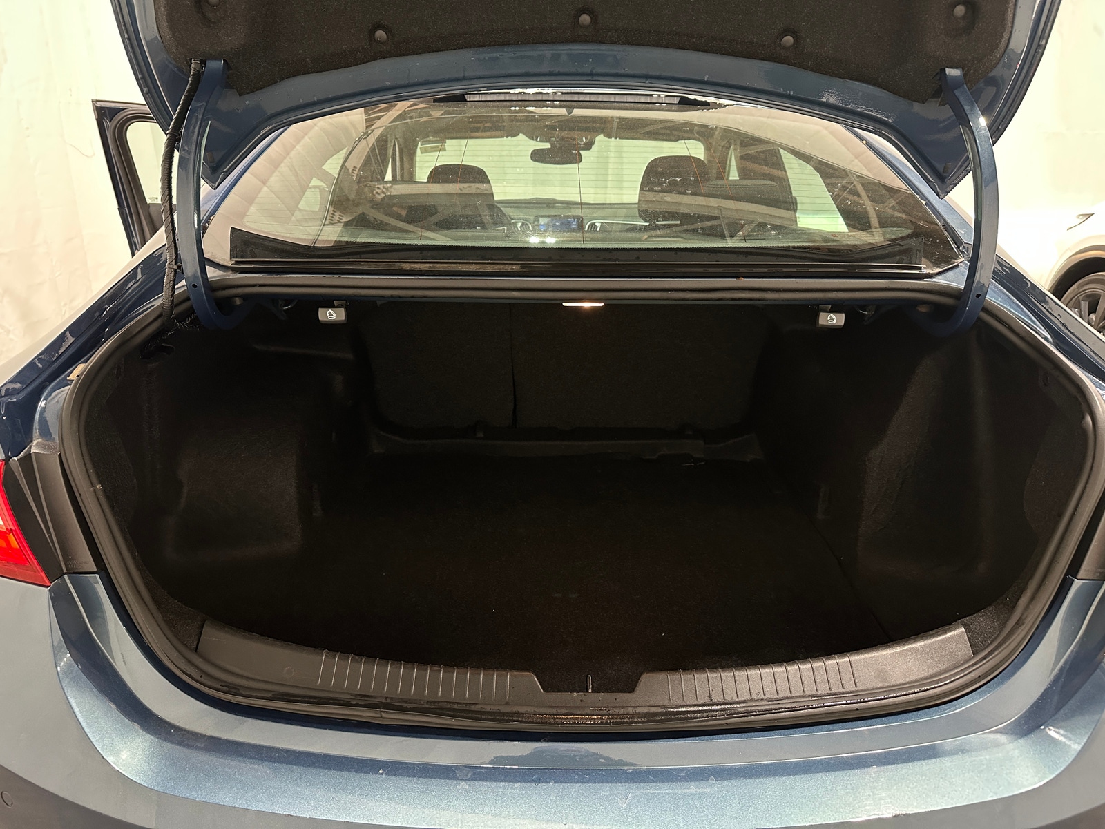 Thumbnail: 2024 Chevrolet Malibu - 7