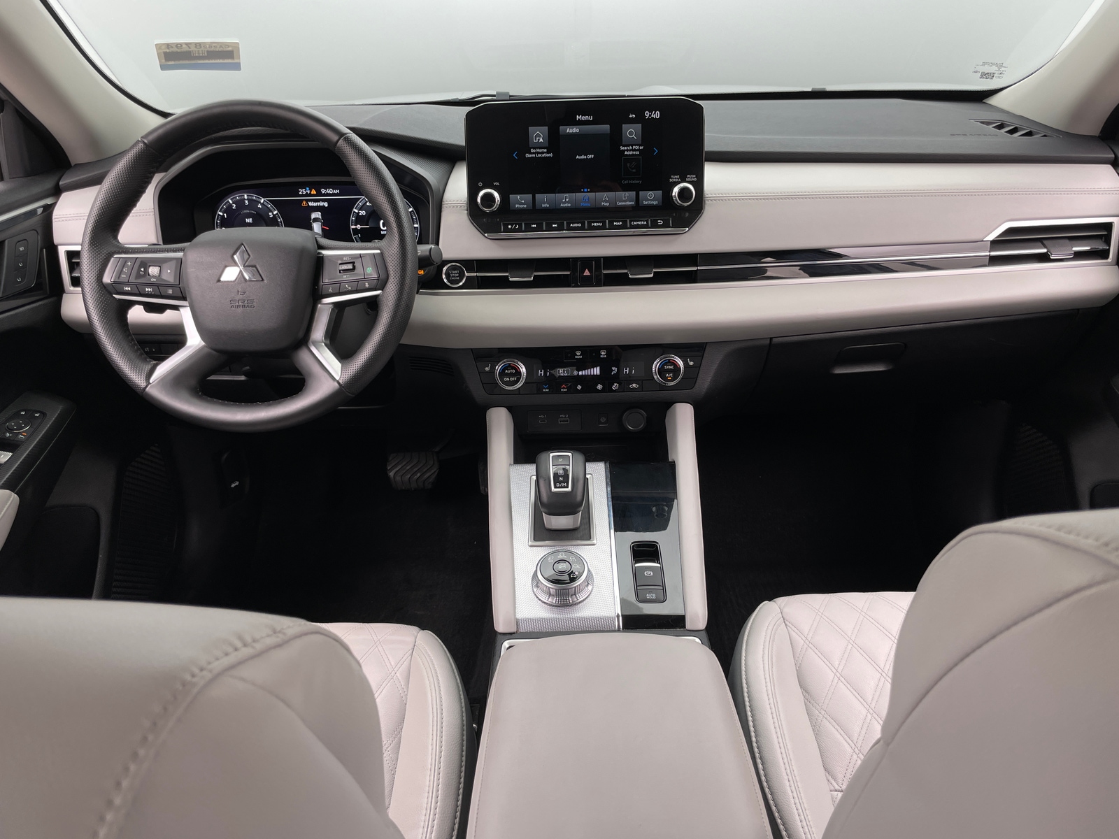 Thumbnail: 2024 Mitsubishi Outlander - 2