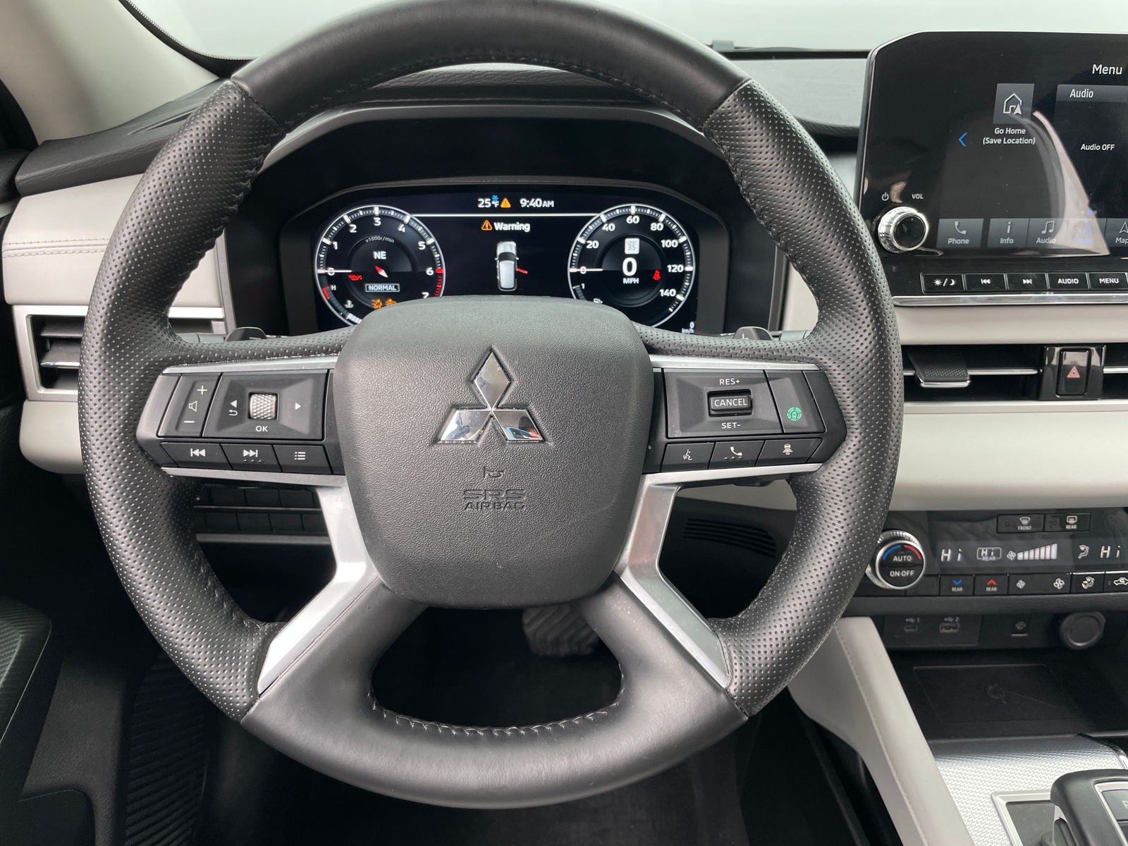 Thumbnail: 2024 Mitsubishi Outlander - 4