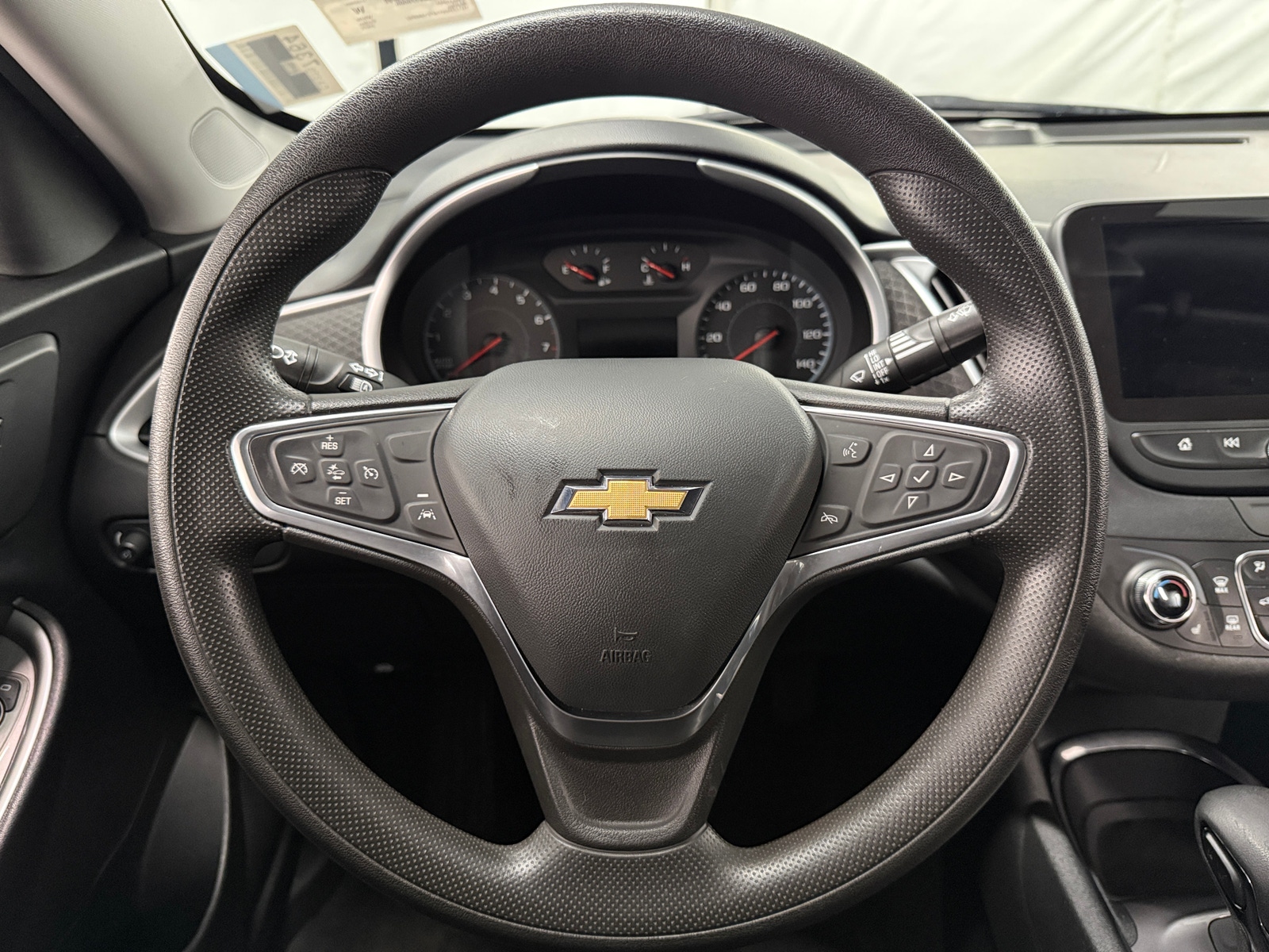 Thumbnail: 2023 Chevrolet Malibu - 5