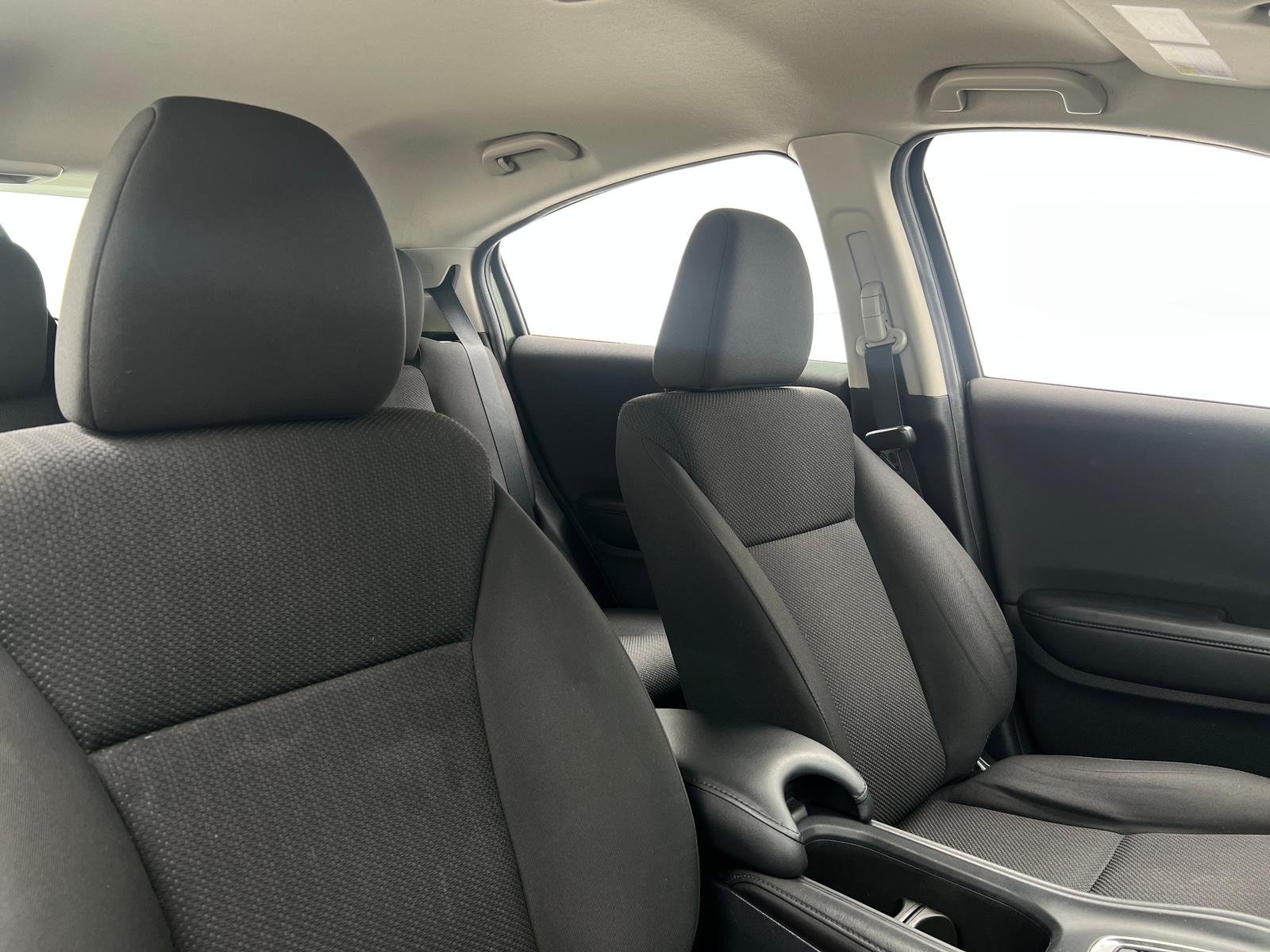 Thumbnail: 2016 Honda HR-V - 2