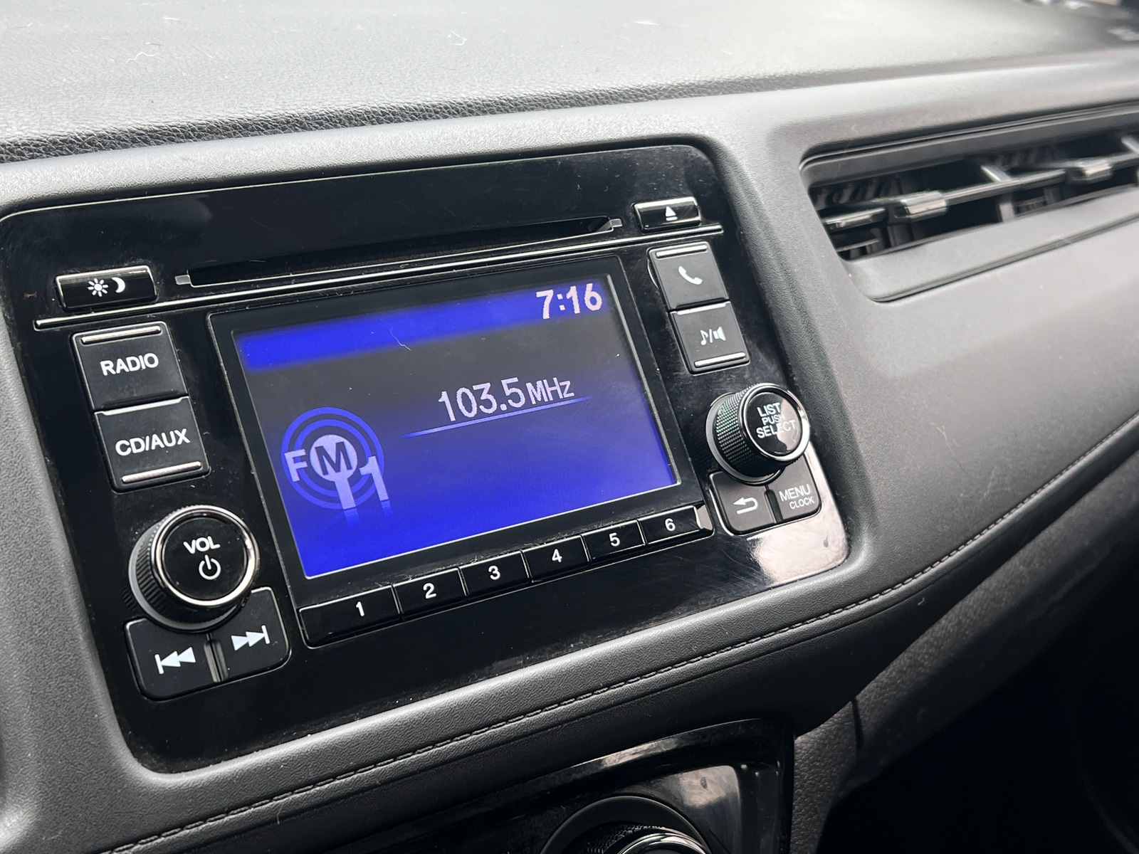 Thumbnail: 2016 Honda HR-V - 4