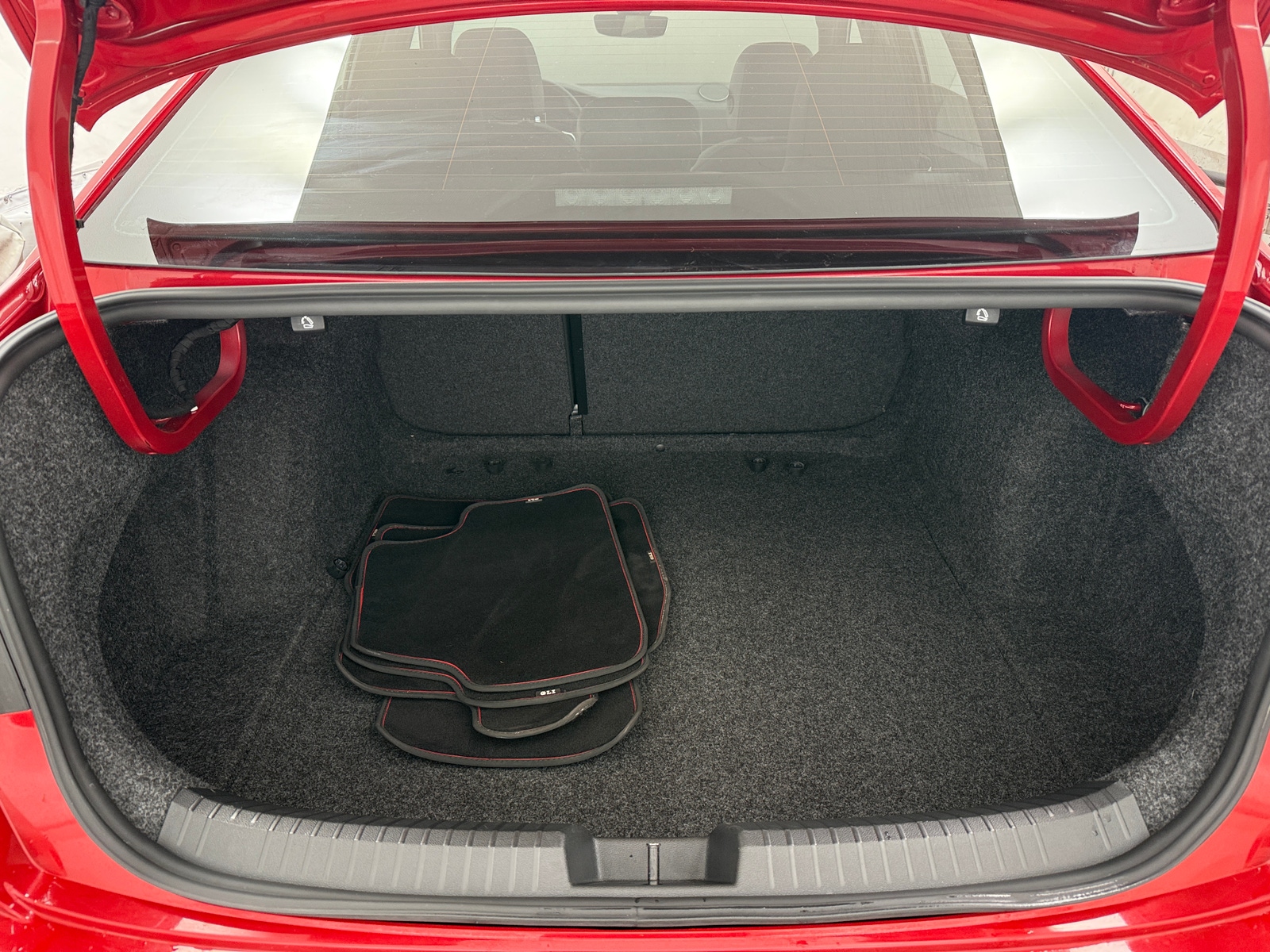 Thumbnail: 2022 Volkswagen Jetta - 6