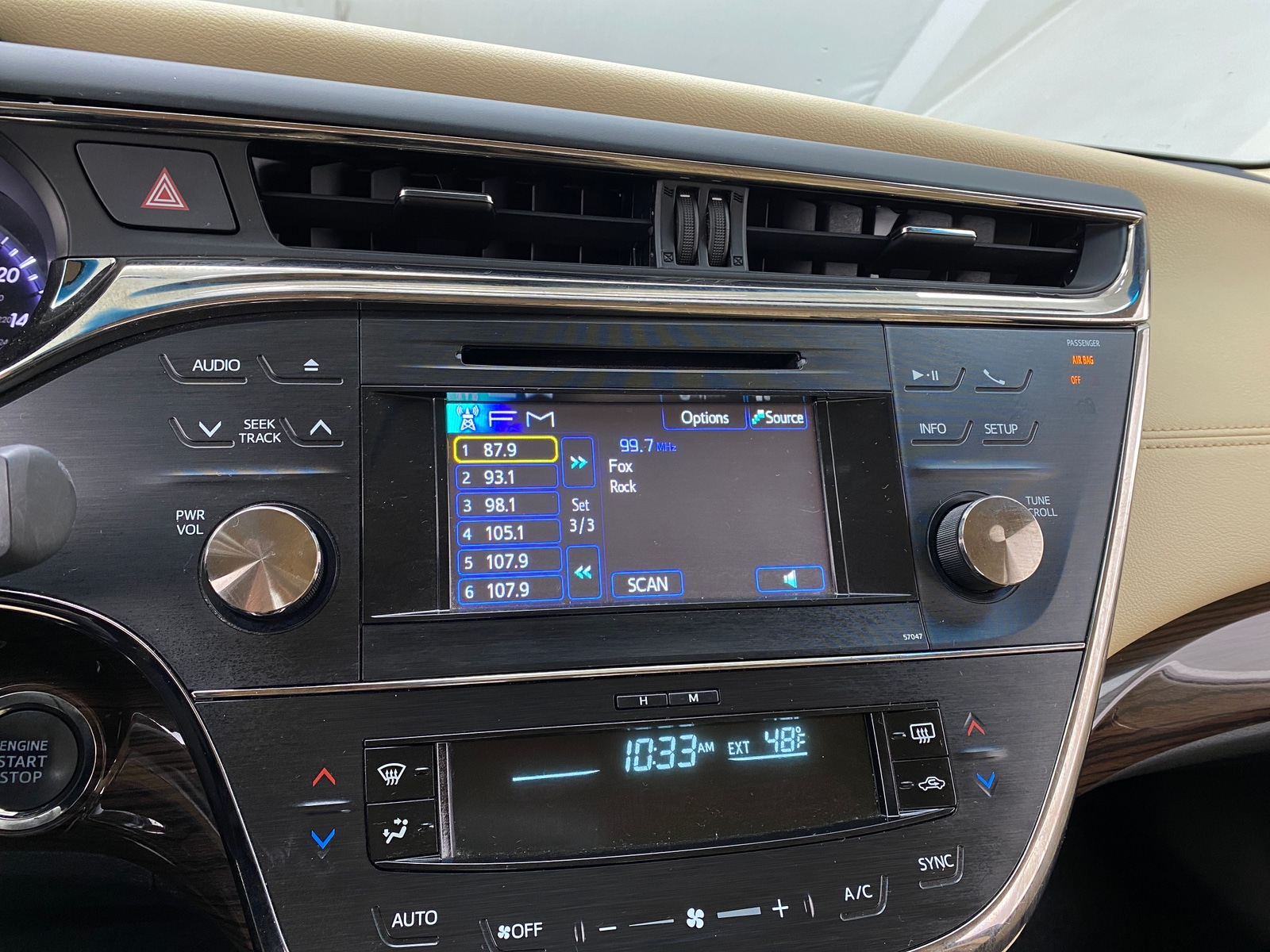 Thumbnail: 2014 Toyota Avalon - 4