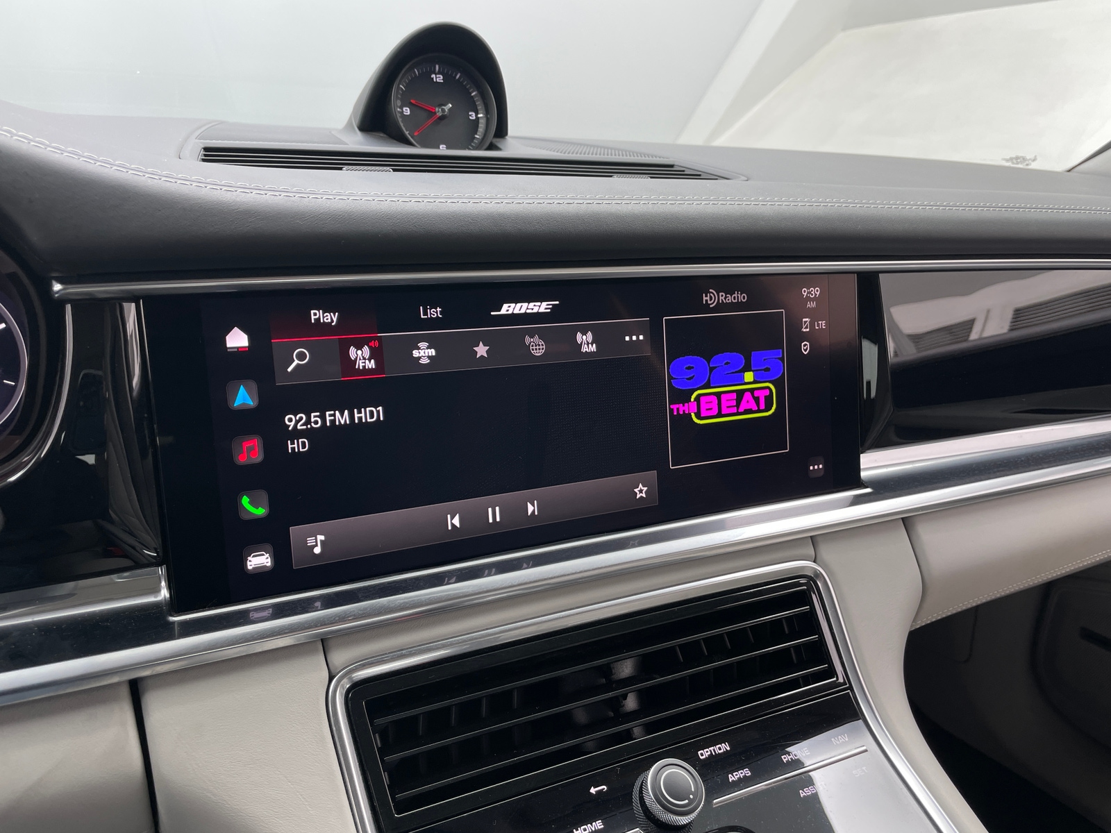 Thumbnail: 2022 Porsche Panamera - 3