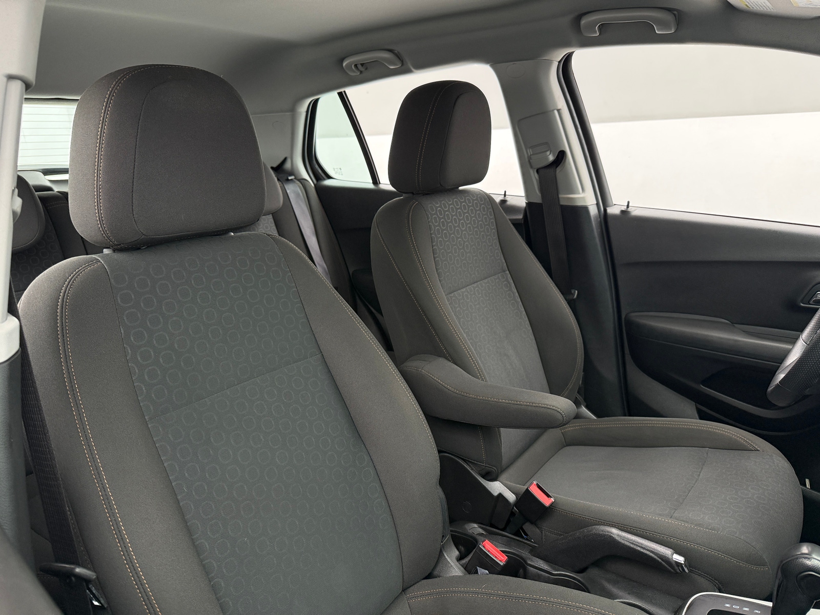 Thumbnail: 2017 Chevrolet Trax - 2